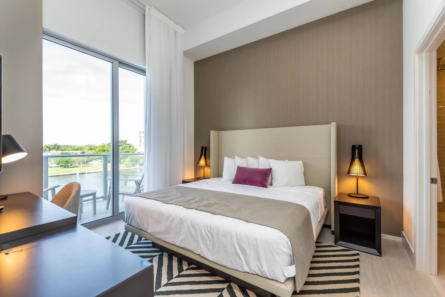 Apartment with Intracoastal Waterway and City View in Amazing Apartments at H Beach House