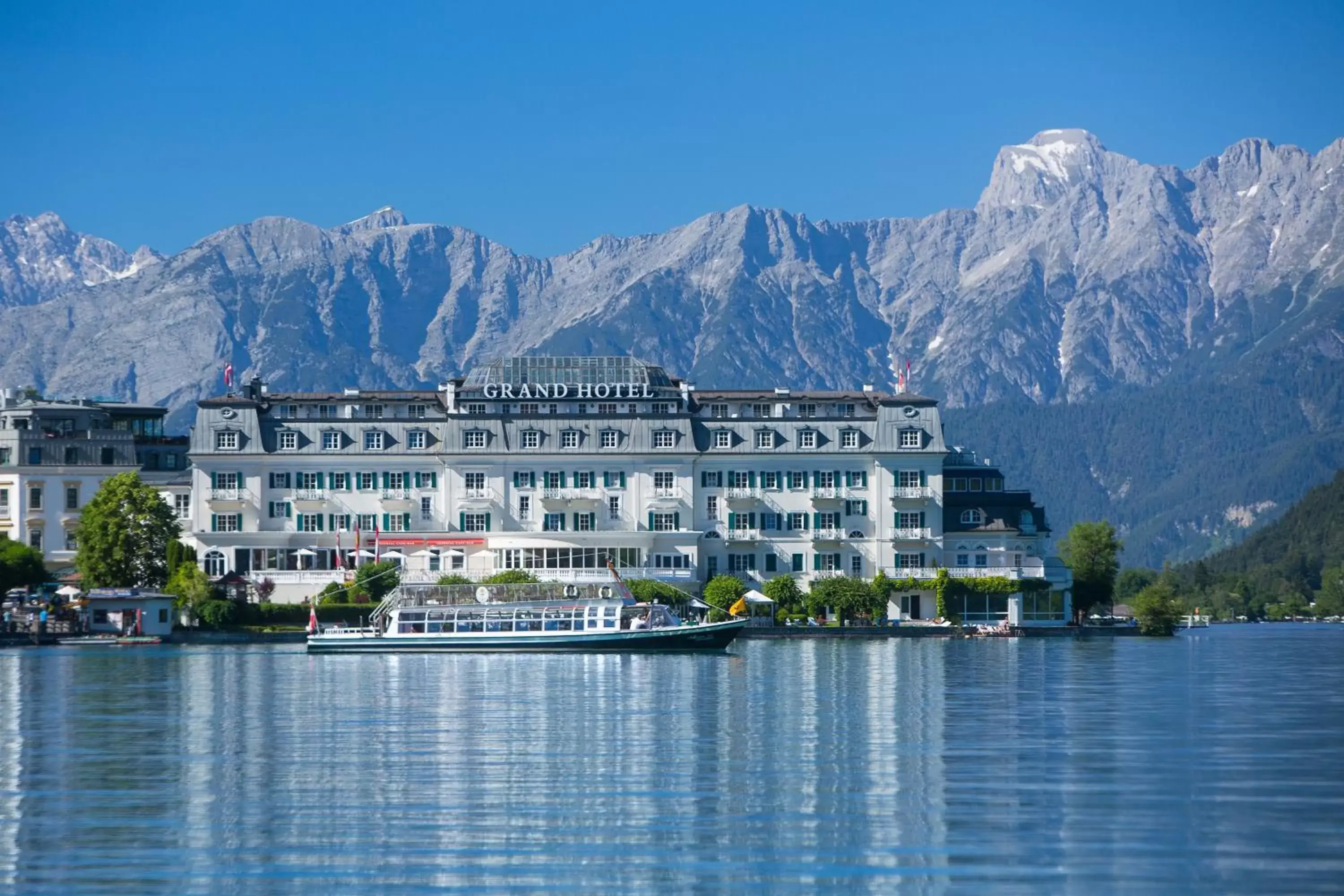 Facade/entrance, Property Building in Grand Hotel Zell am See