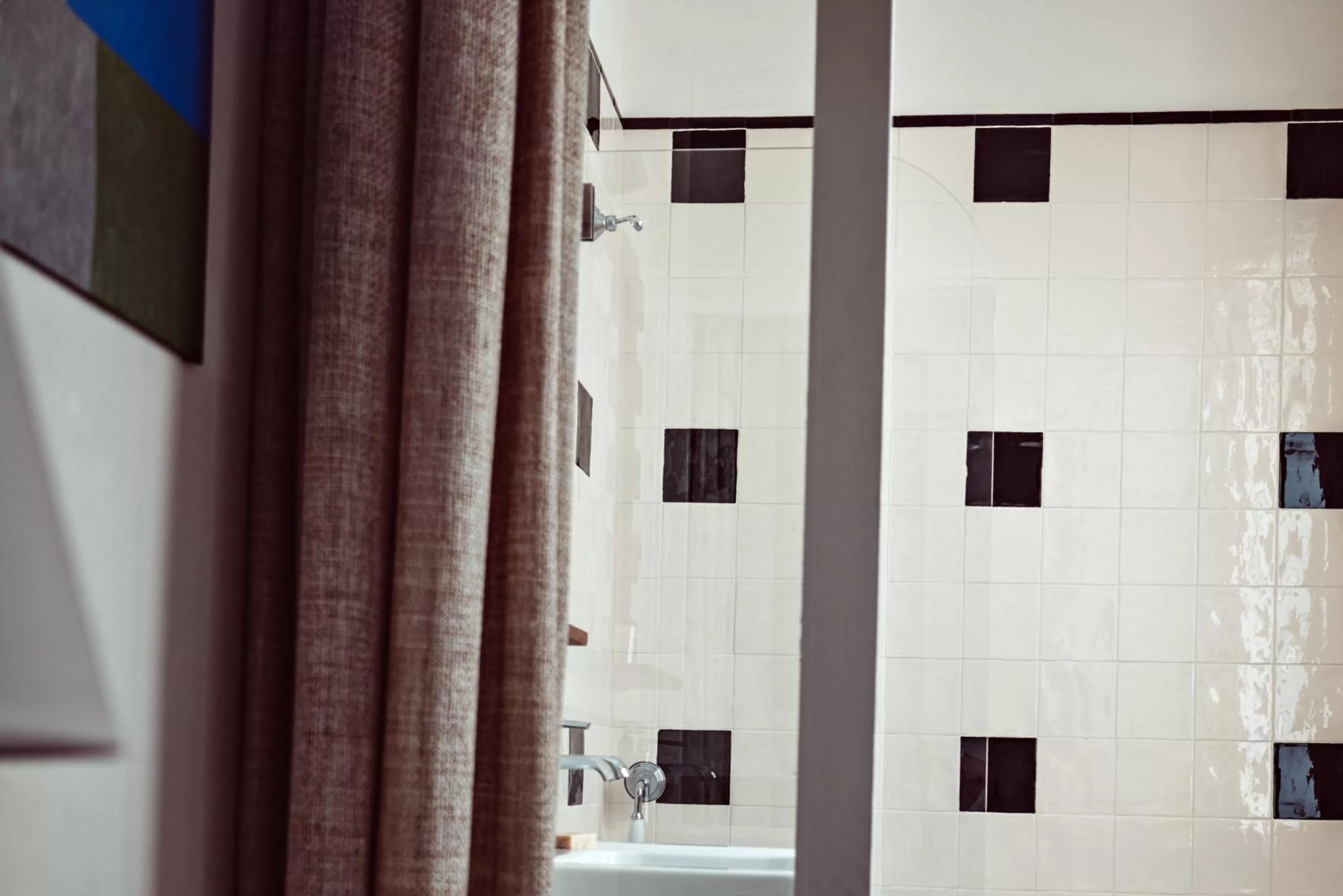 Bathroom in Hotel des Académies et des Arts
