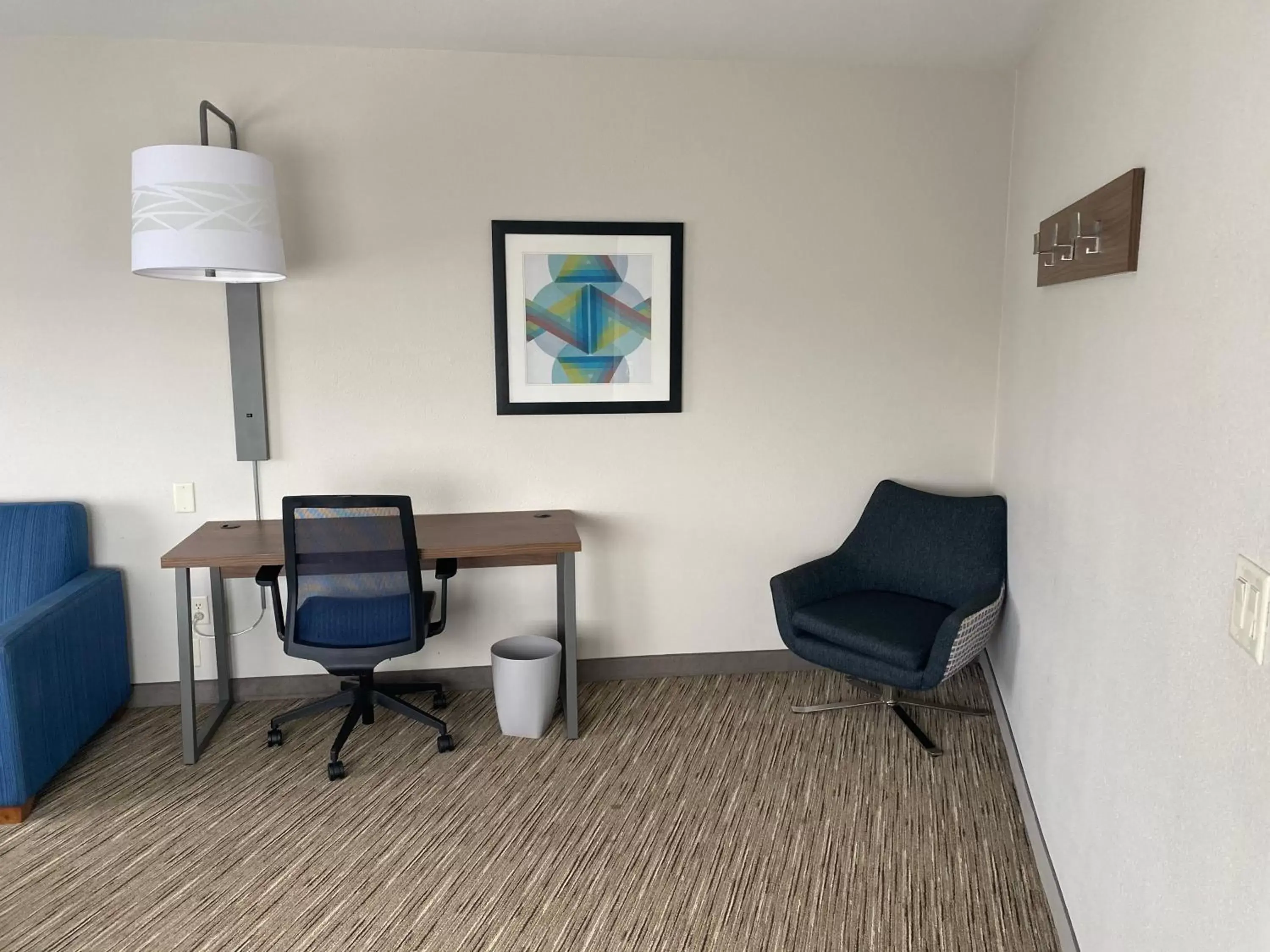 Living room, Seating Area in Holiday Inn Express & Suites Albuquerque Historic Old Town, an IHG Hotel