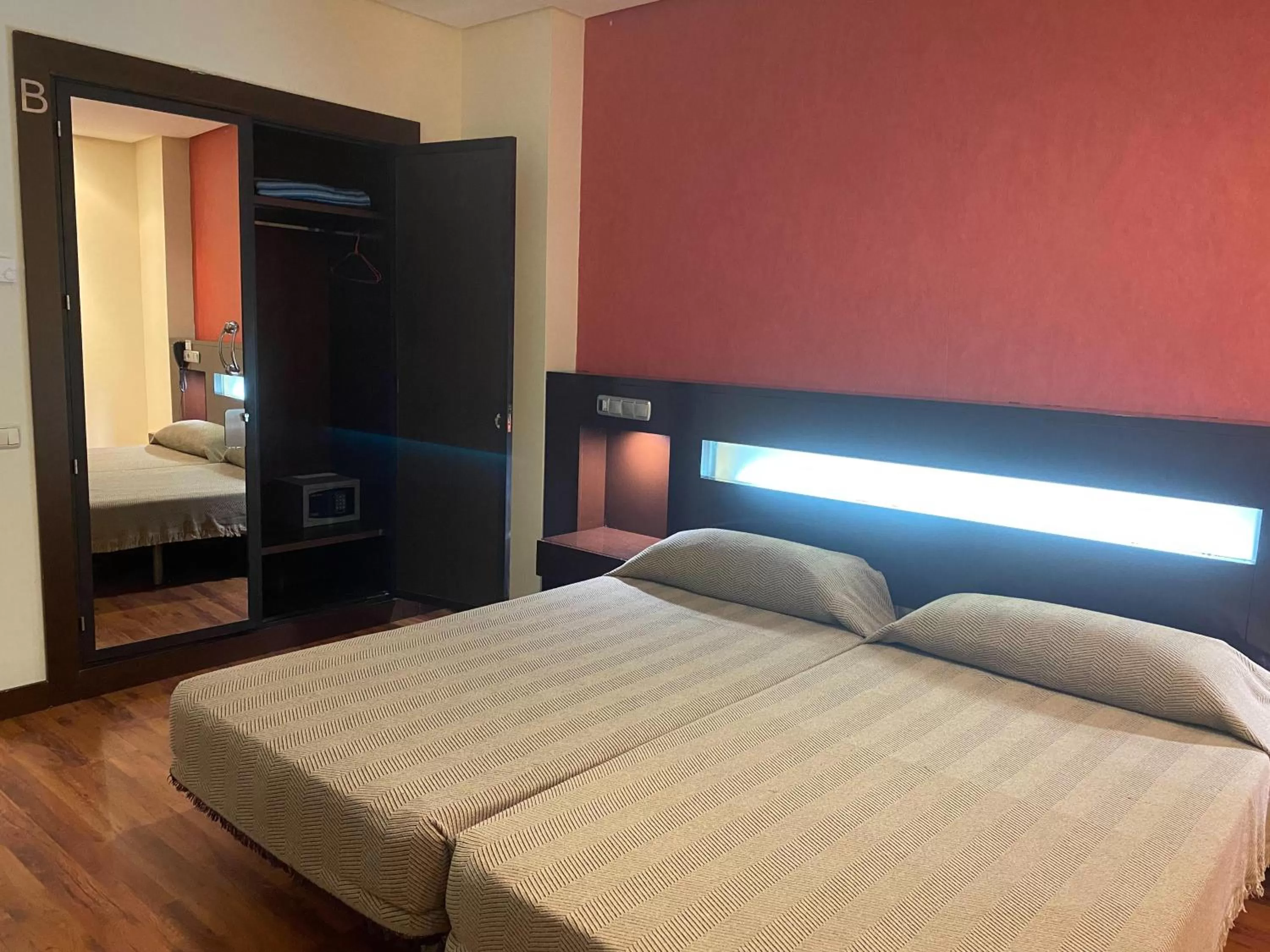 Photo of the whole room, Bed in Hotel La Cantueña