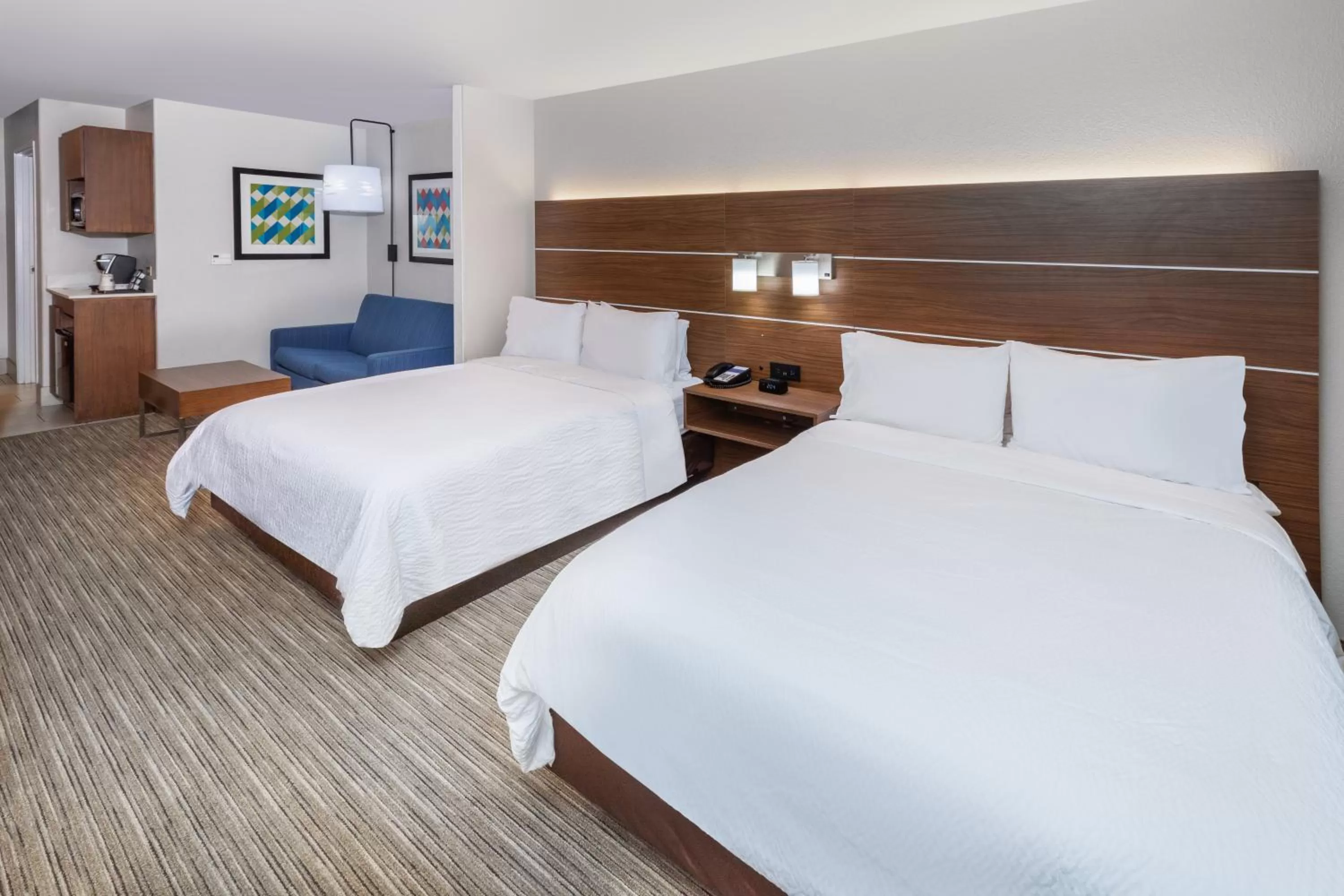 Guests, Bed in Holiday Inn Express & Suites Lafayette South by IHG