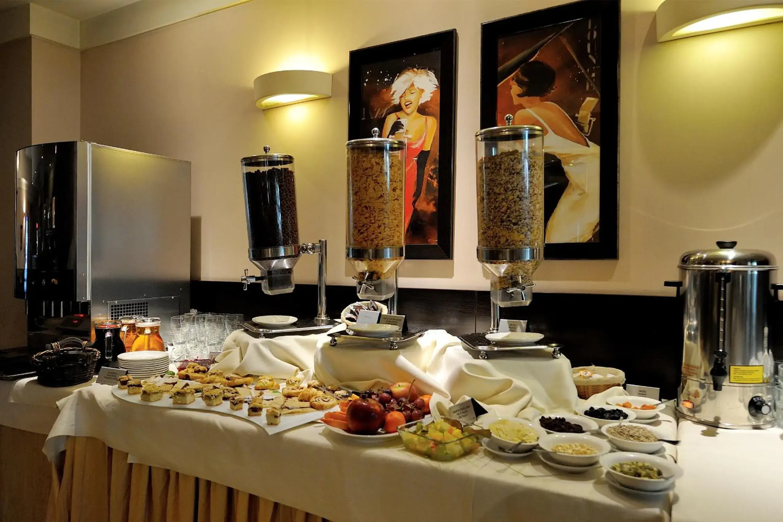 Food and drinks in Hotel Diament Vacanza Katowice - Siemianowice