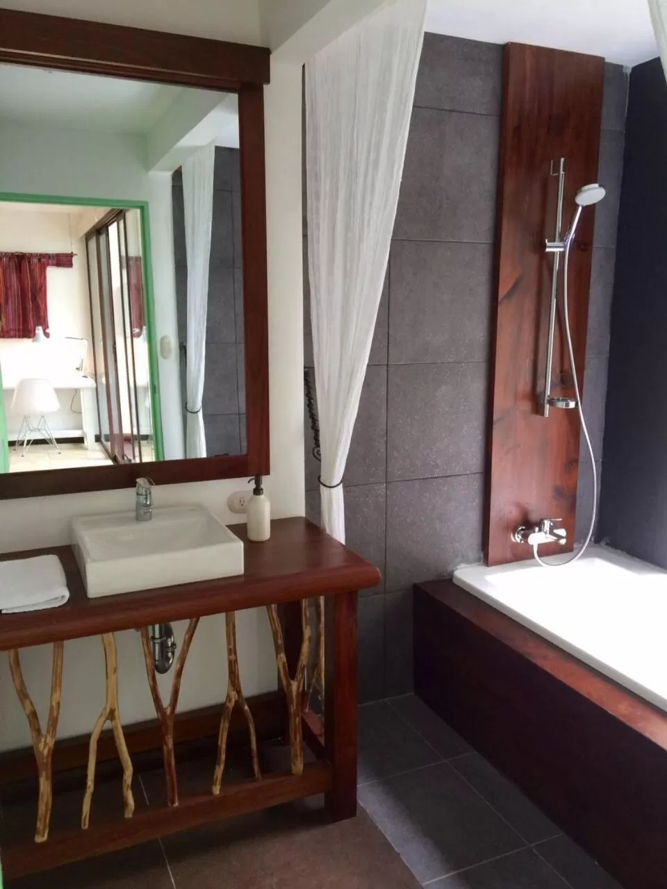 Bathroom in Hotel Maya Internacional