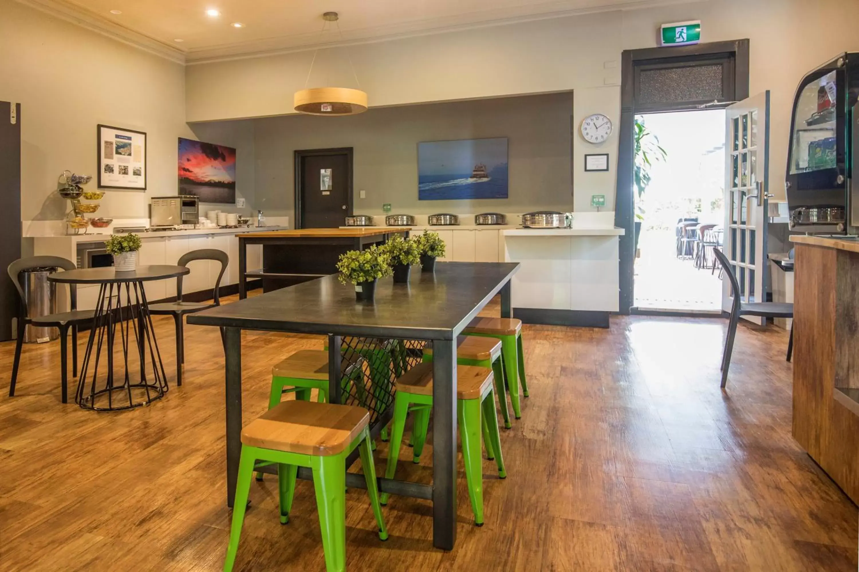 Restaurant/places to eat, Kitchen/Kitchenette in Glenferrie Lodge
