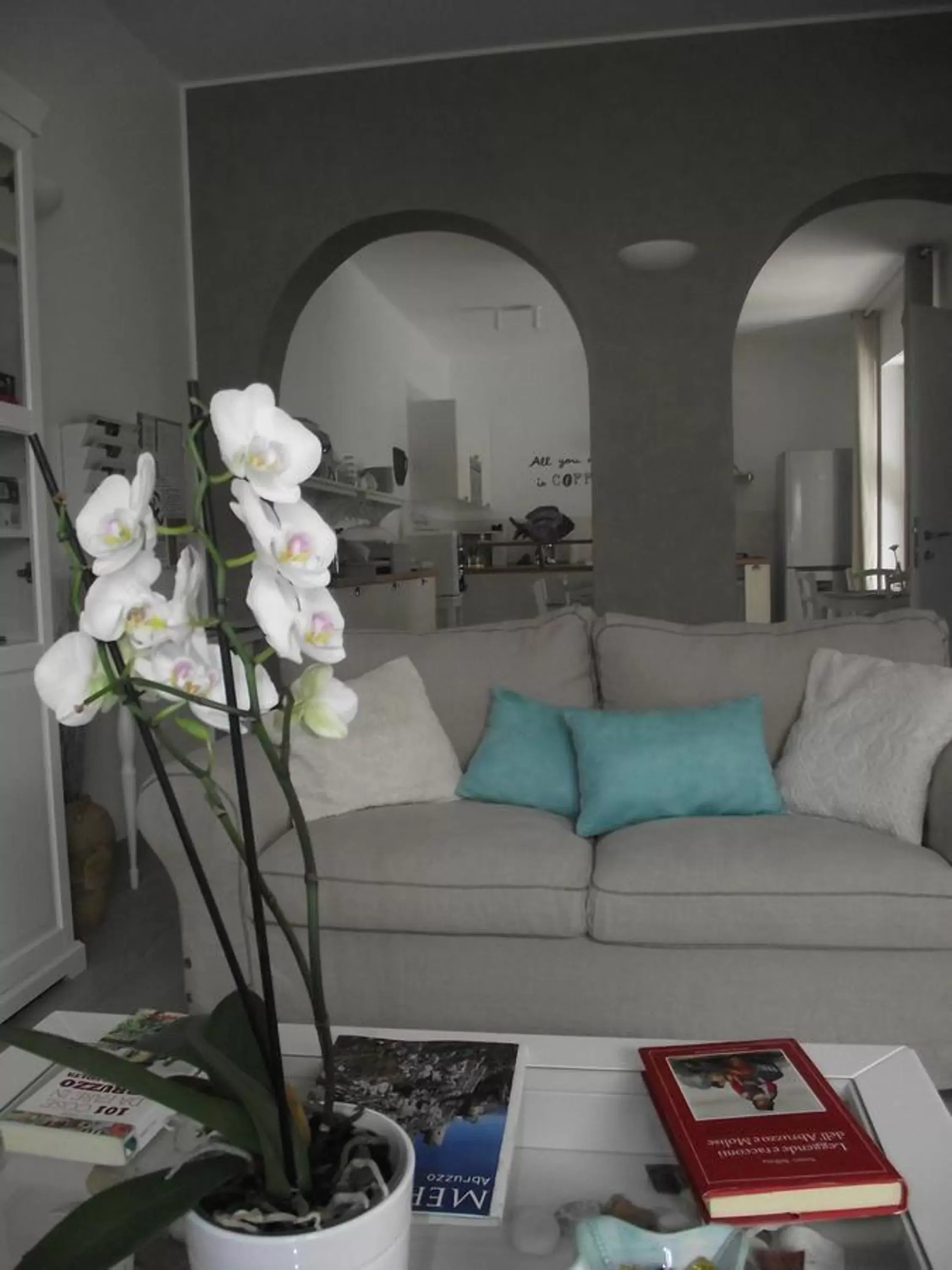 Communal lounge/ TV room, Seating Area in B&B Mediterranea Sea House