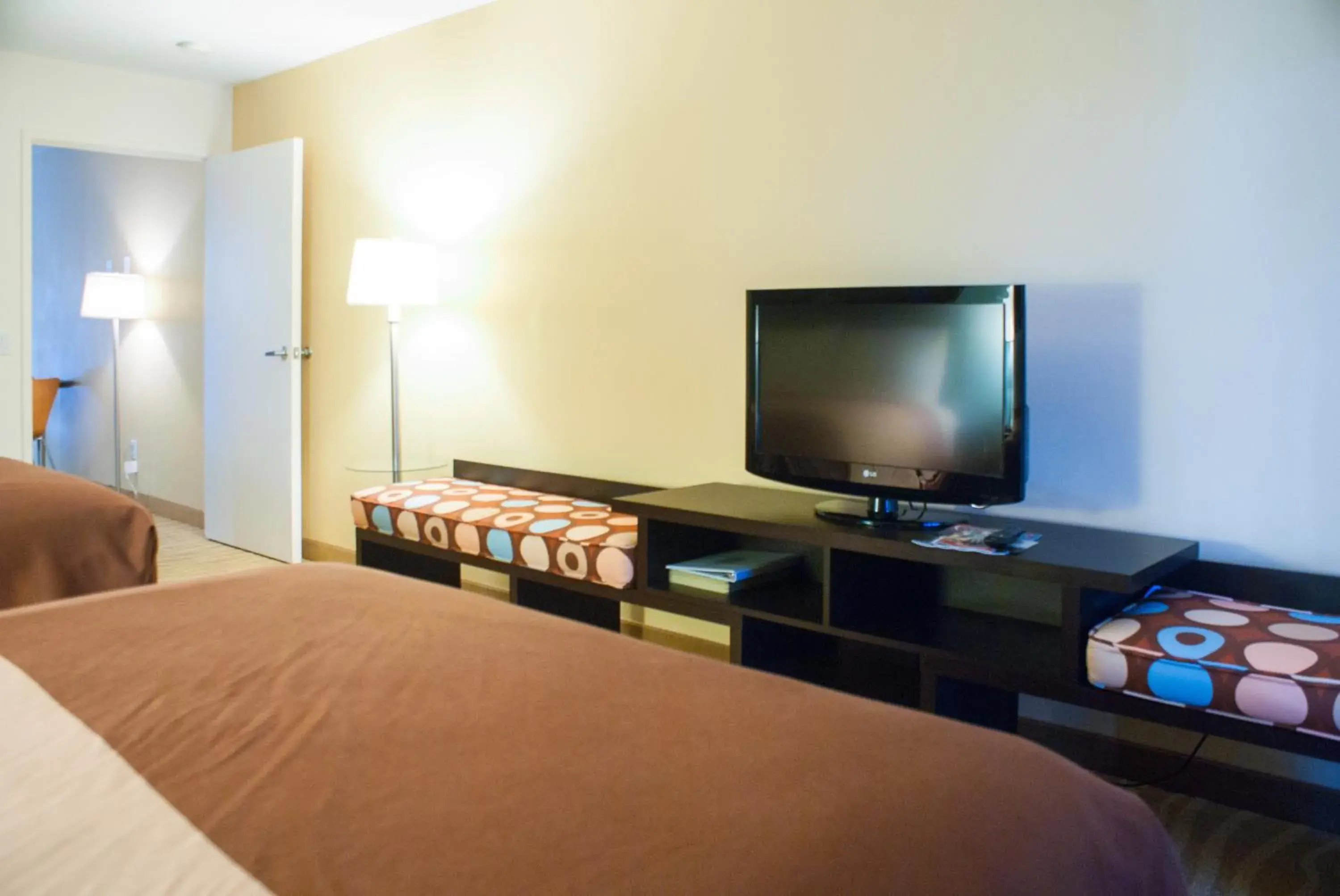 TV and multimedia, TV/Entertainment Center in Super 8 by Wyndham Indio