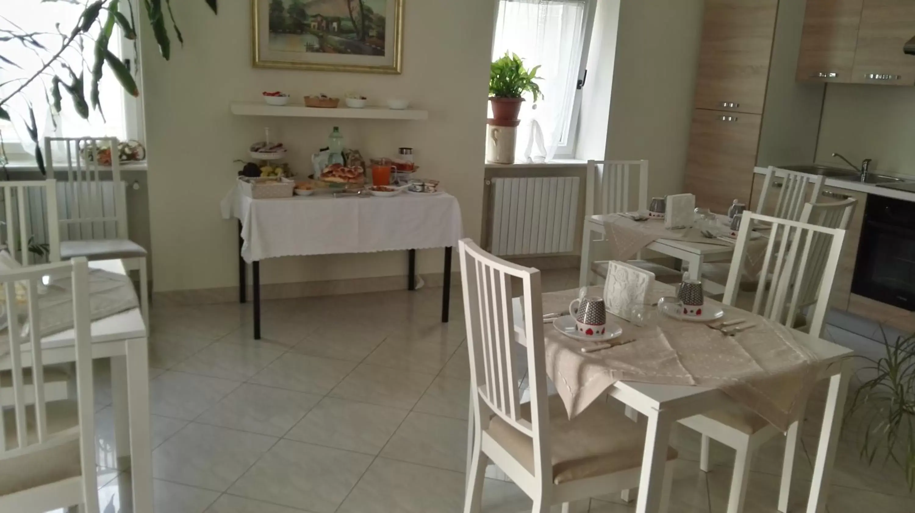 Communal kitchen, Restaurant/Places to Eat in B&B La Colomba