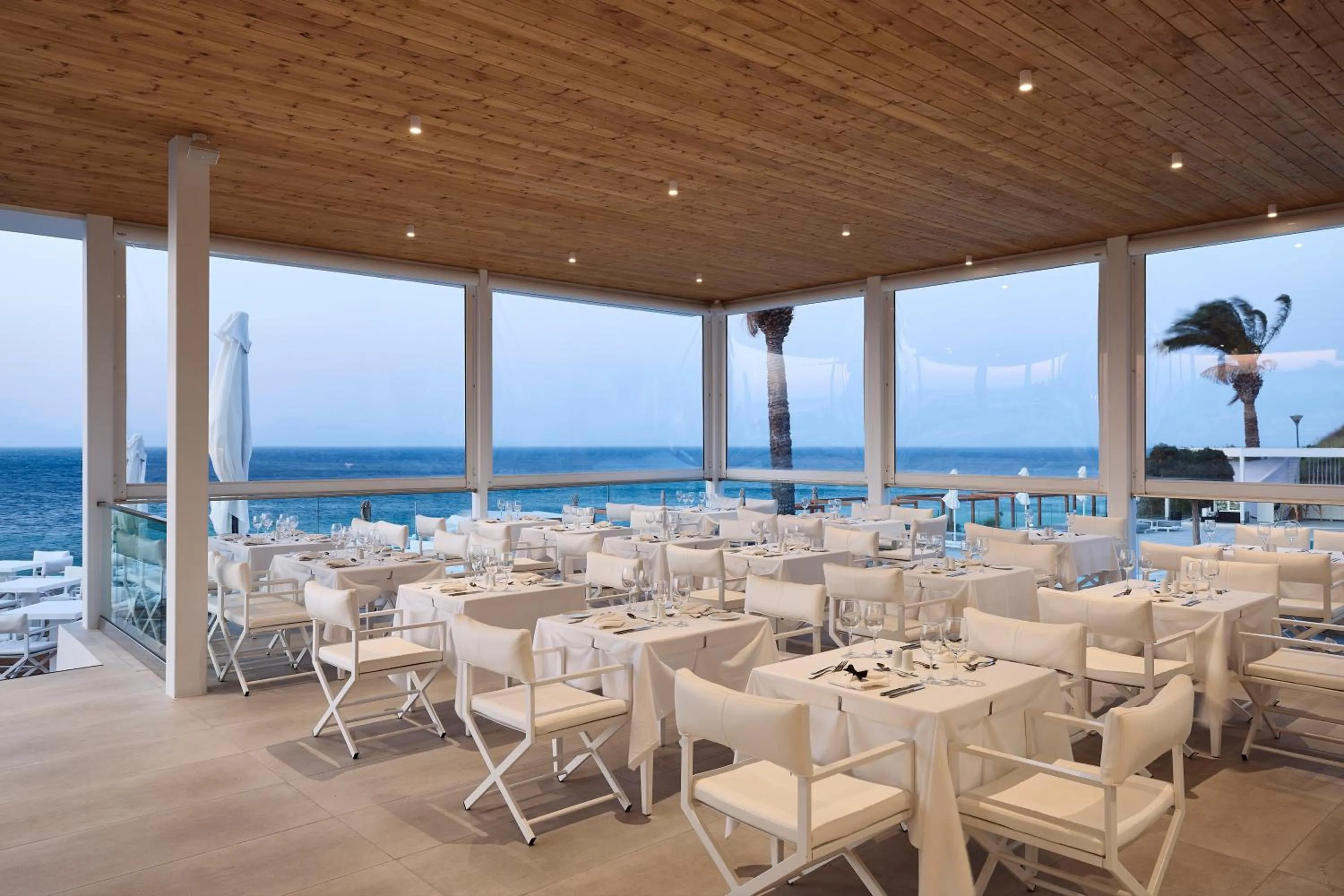 Restaurant/places to eat in Dimitra Beach Hotel & Suites