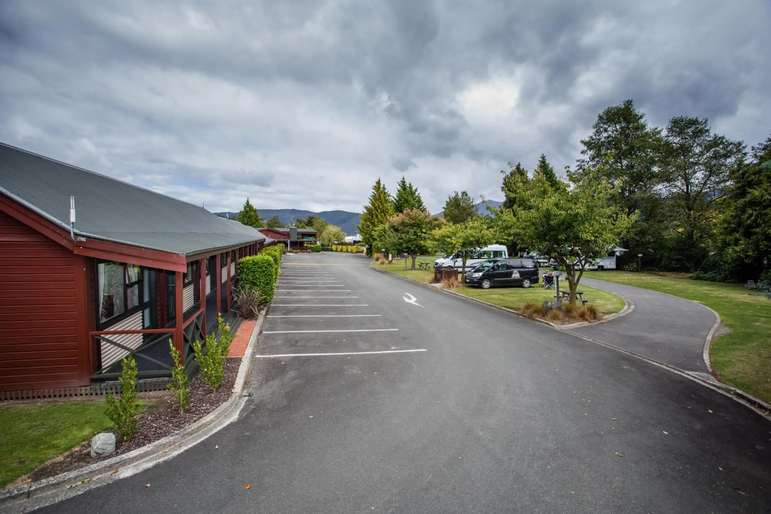 Garden in Te Anau Top 10 Holiday Park and Motels