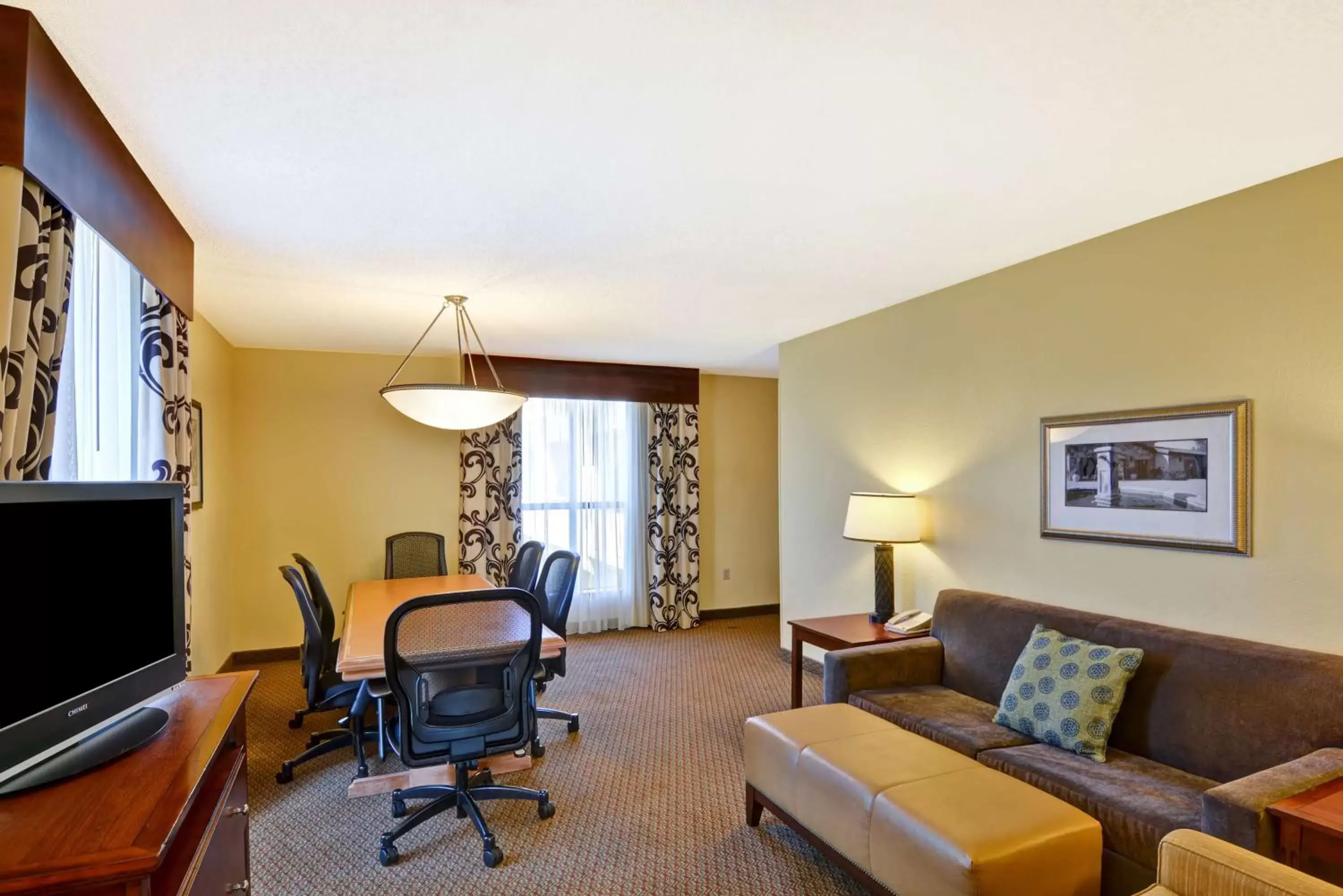 Bedroom, Seating Area in Embassy Suites by Hilton Orlando North