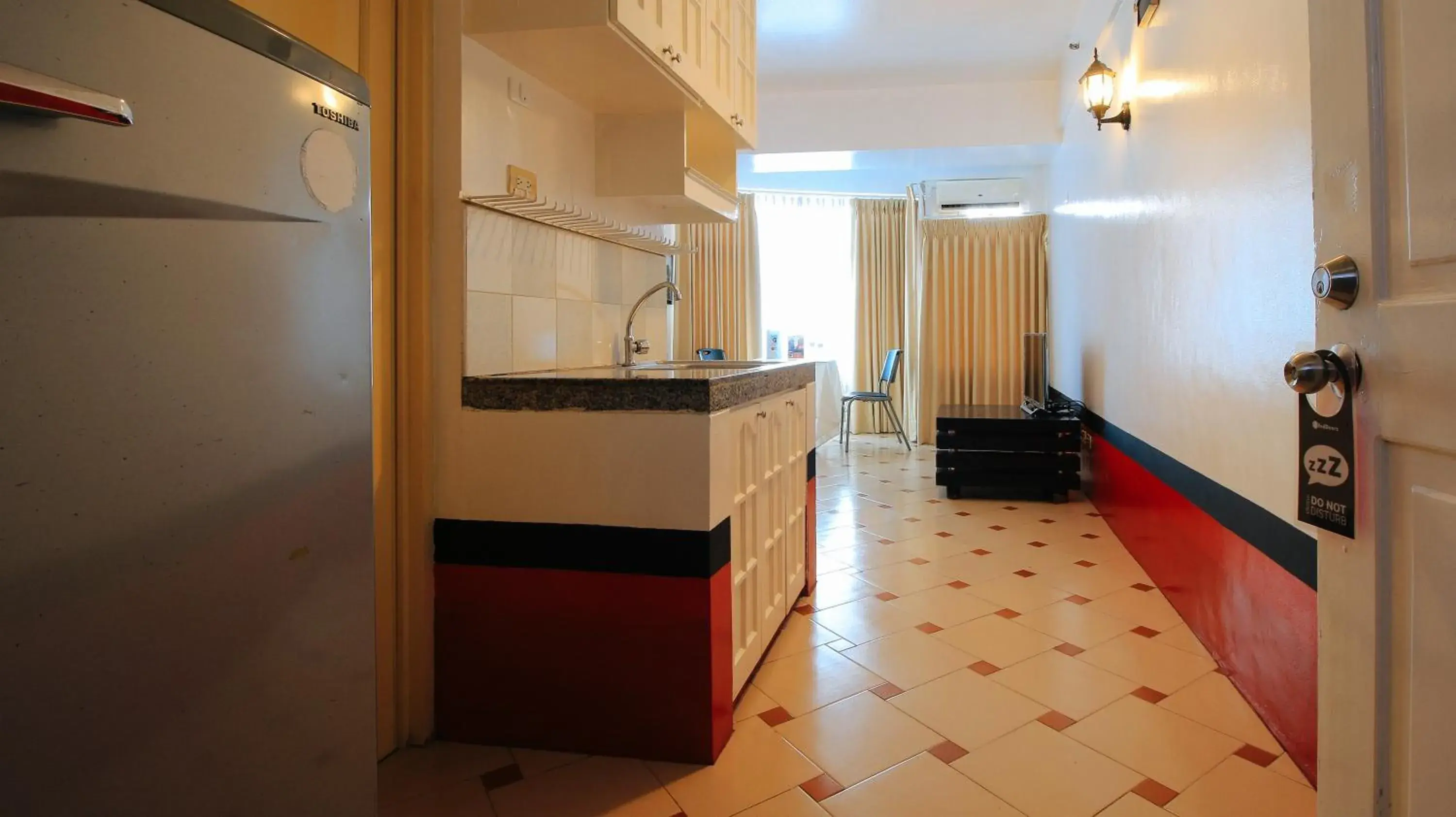 Kitchen or kitchenette, Kitchen/Kitchenette in RedDoorz The Providence Tower - Vaccinated Staff