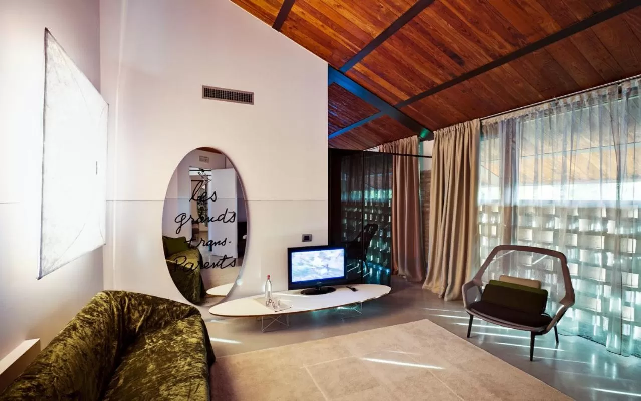 TV and multimedia, Seating Area in Il Tesoro Living Resort