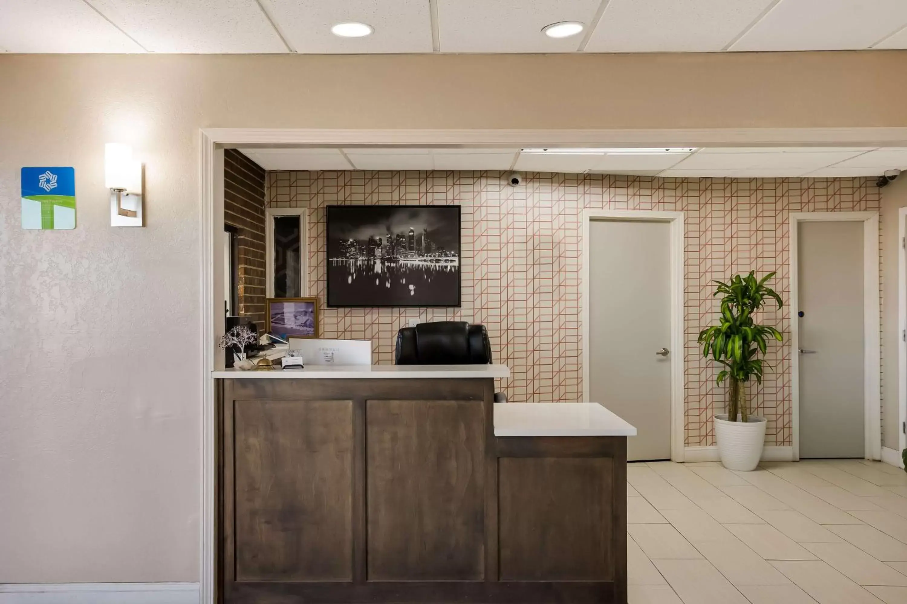 Lobby or reception, Lobby/Reception in SureStay Hotel by Best Western Higginsville