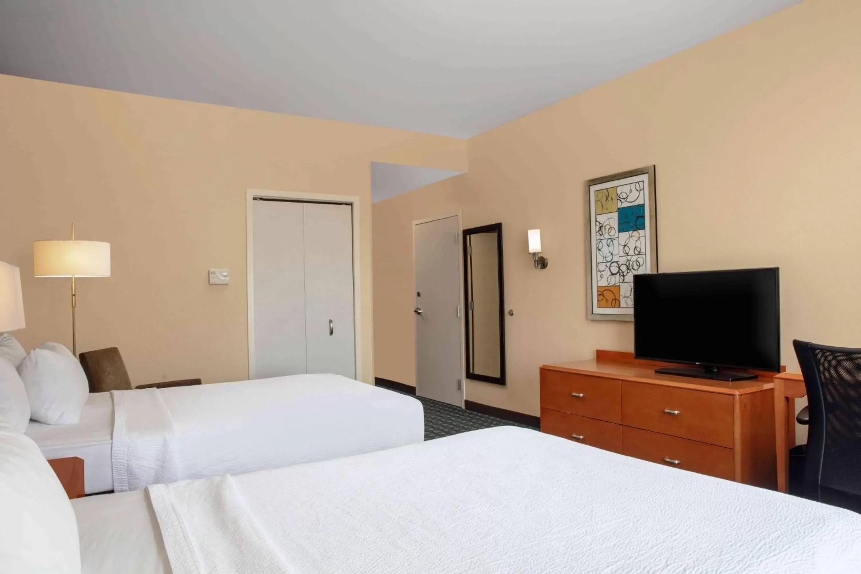 Photo of the whole room, Bed in Fairfield Inn & Suites by Marriott Augusta Fort Gordon Area