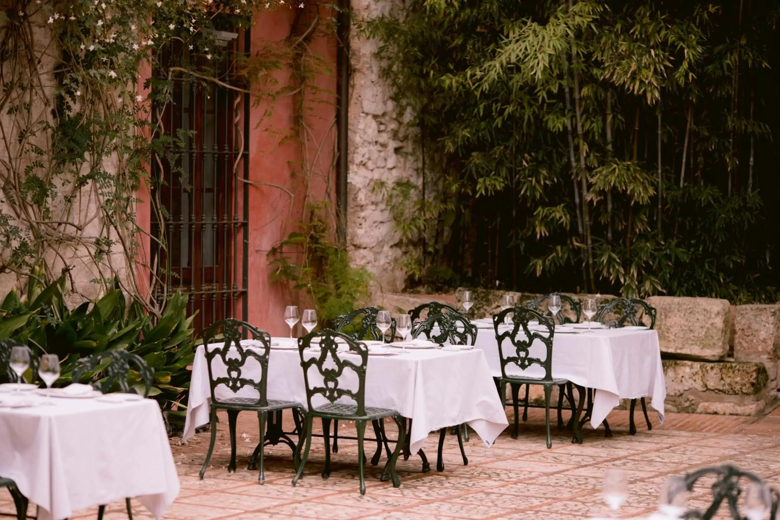 Balcony/Terrace, Restaurant/Places to Eat in Mont-Sant