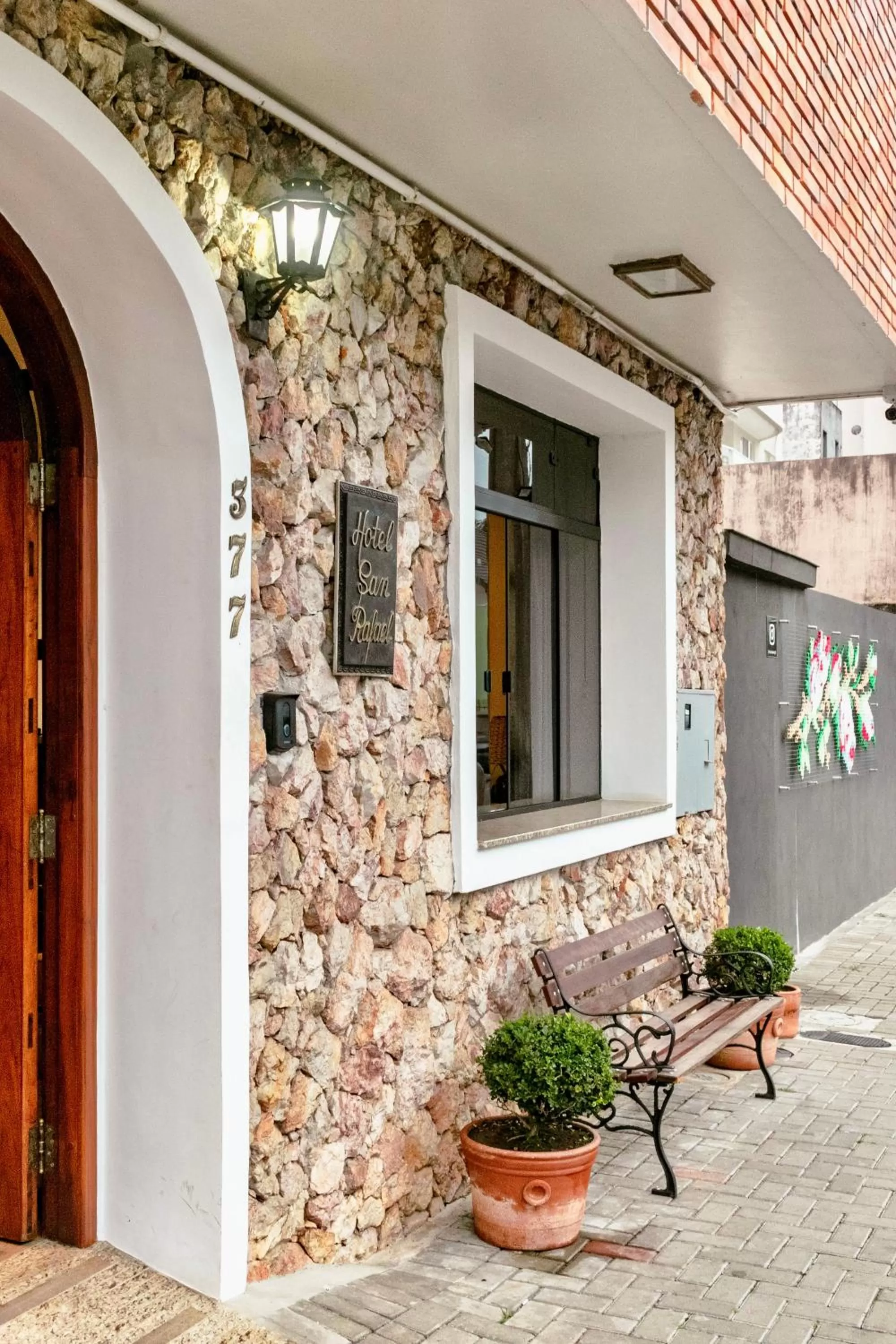 Facade/entrance in Hotel San Rafael