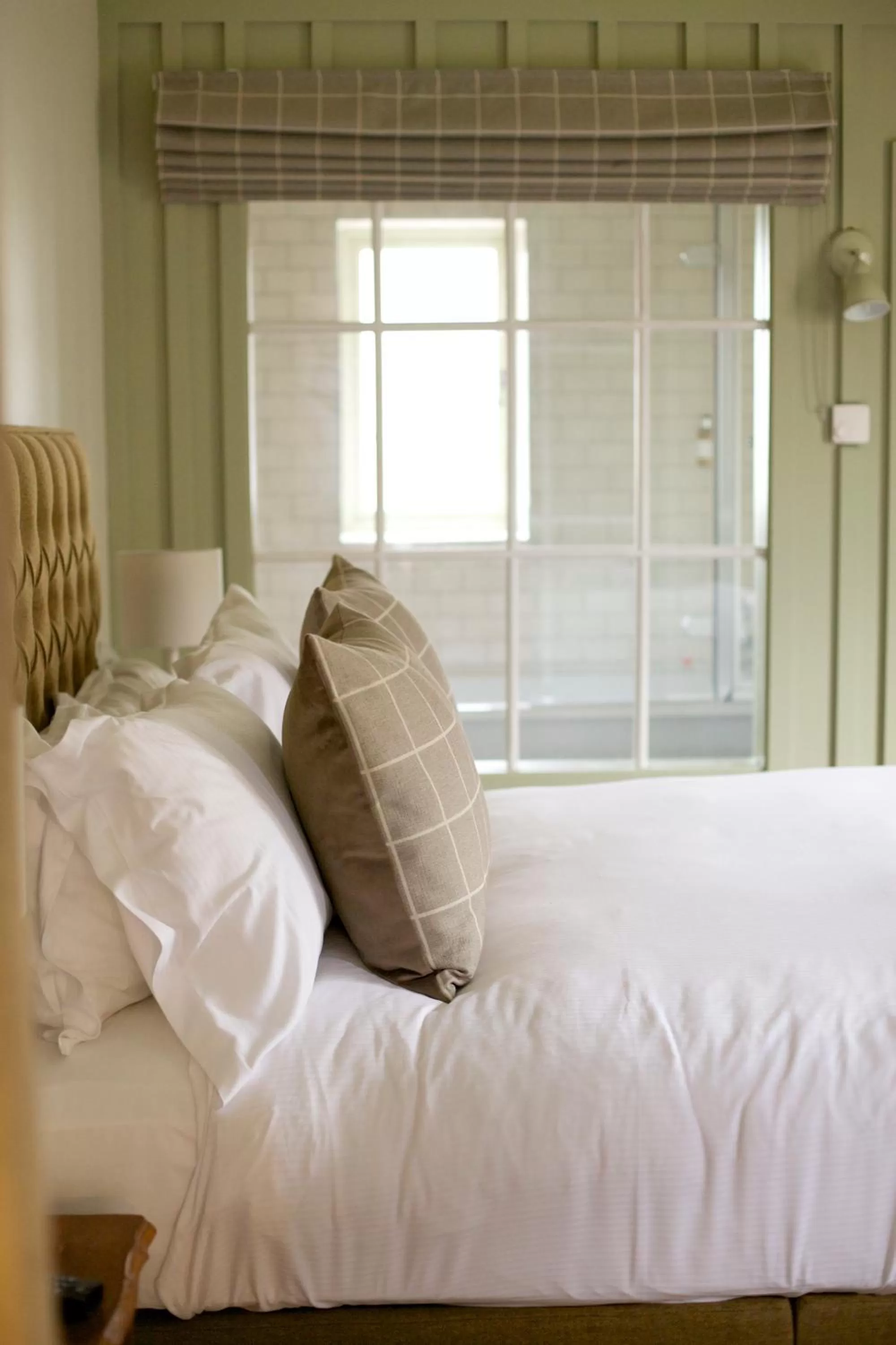 Bedroom, Bed in The Welldiggers Arms