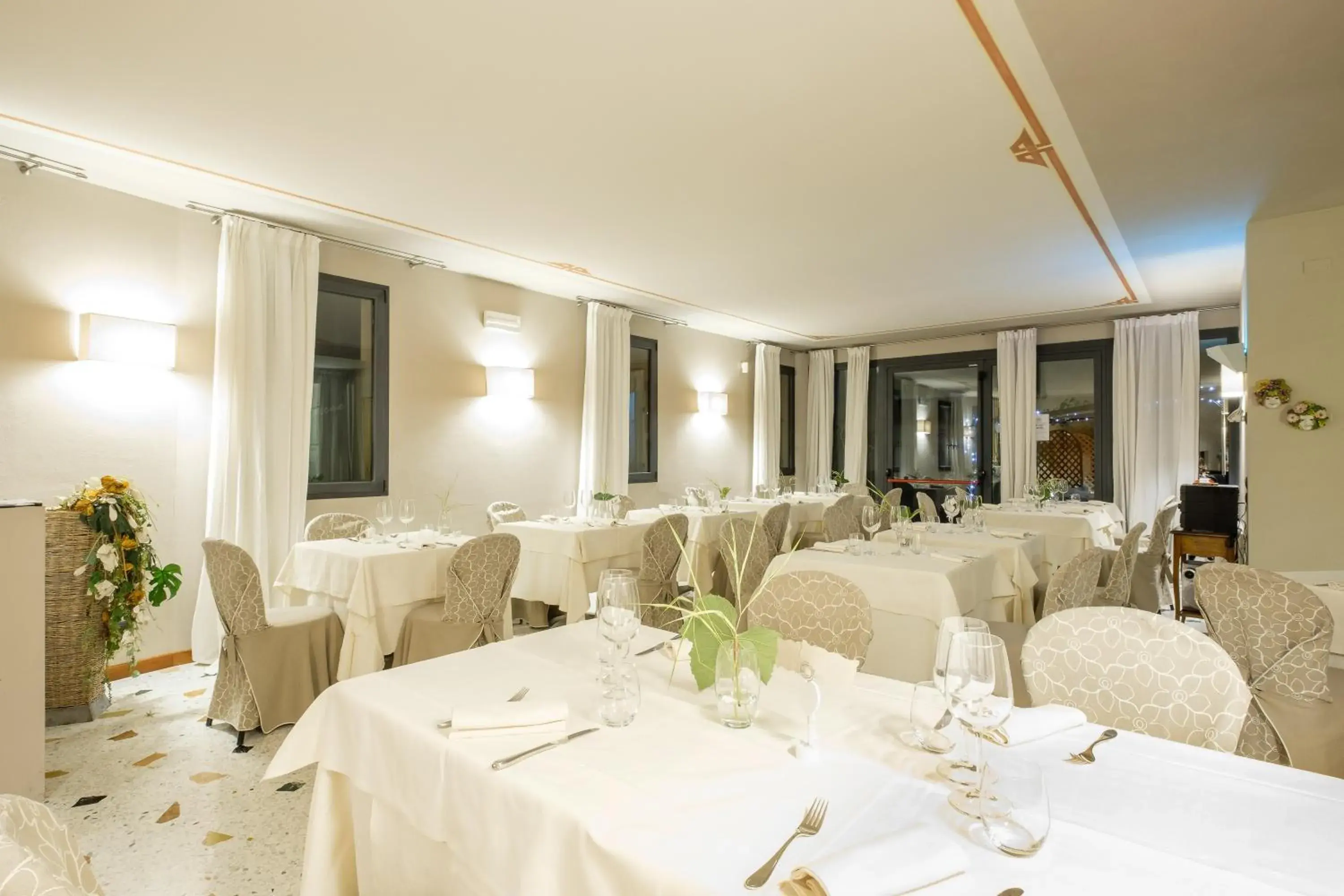 Restaurant/Places to Eat in Wine Hotel San Giacomo Activity & Wellness