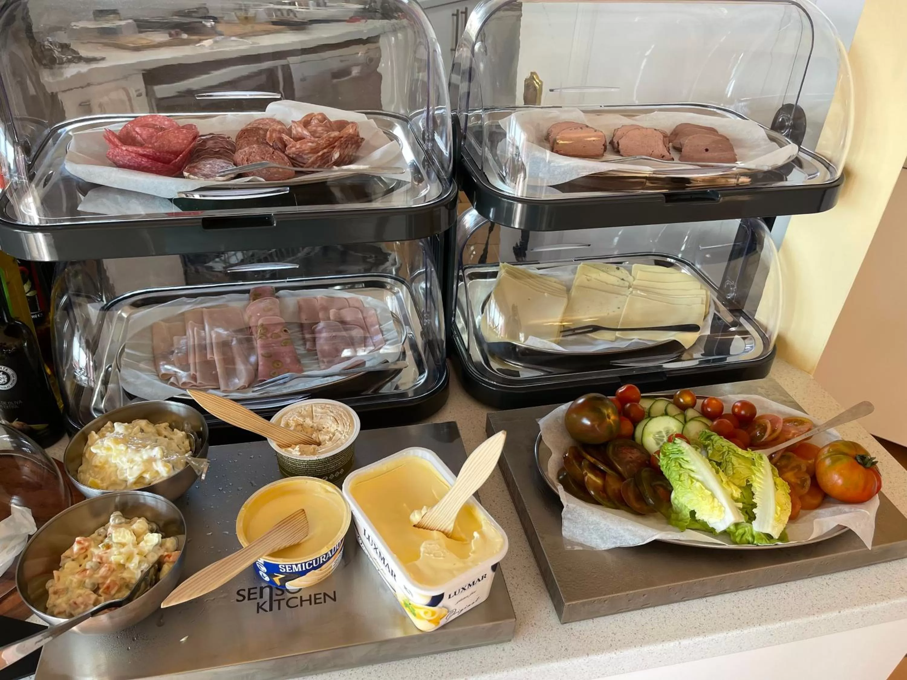 Breakfast in Anna's garden