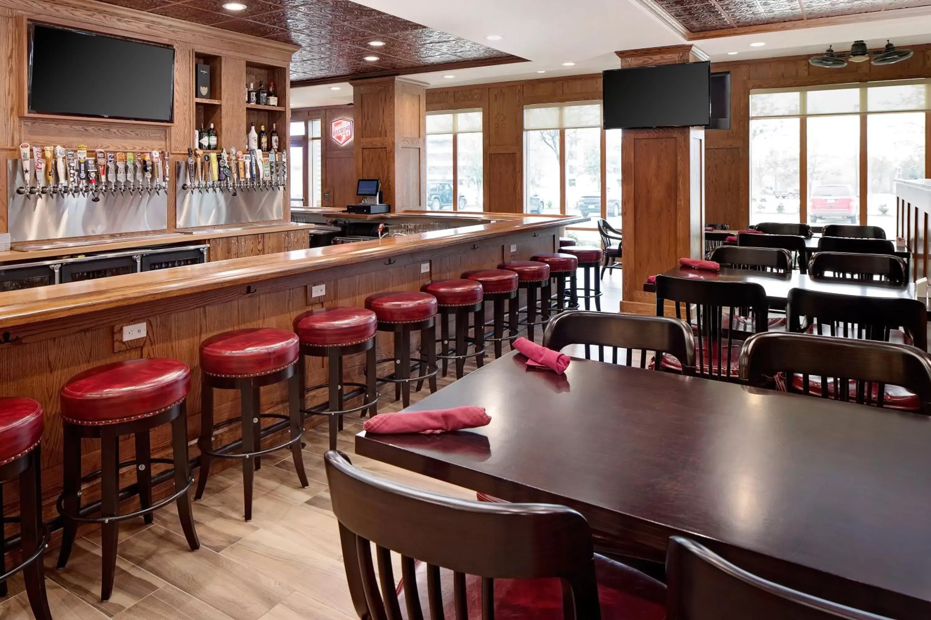 Lounge or bar, Restaurant/Places to Eat in Holiday Inn Trophy Club, an IHG Hotel