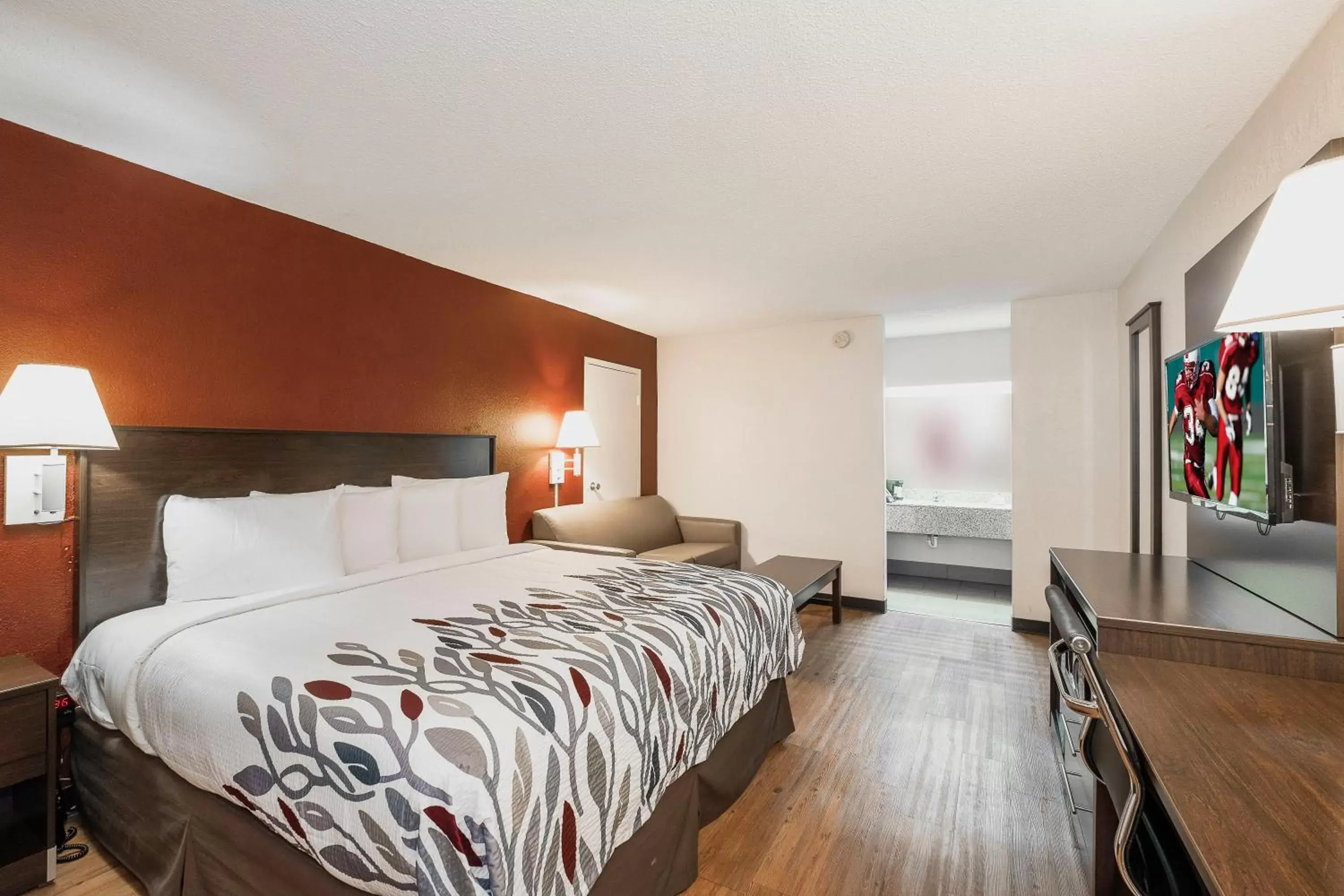 Photo of the whole room, Bed in Red Roof Inn Walterboro Photo of the whole room, Bed in Red Roof Inn Walterboro