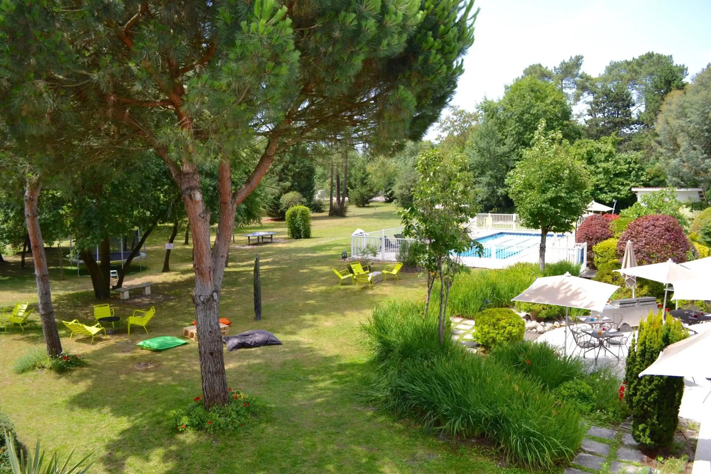 Garden in Novotel Bordeaux Mérignac