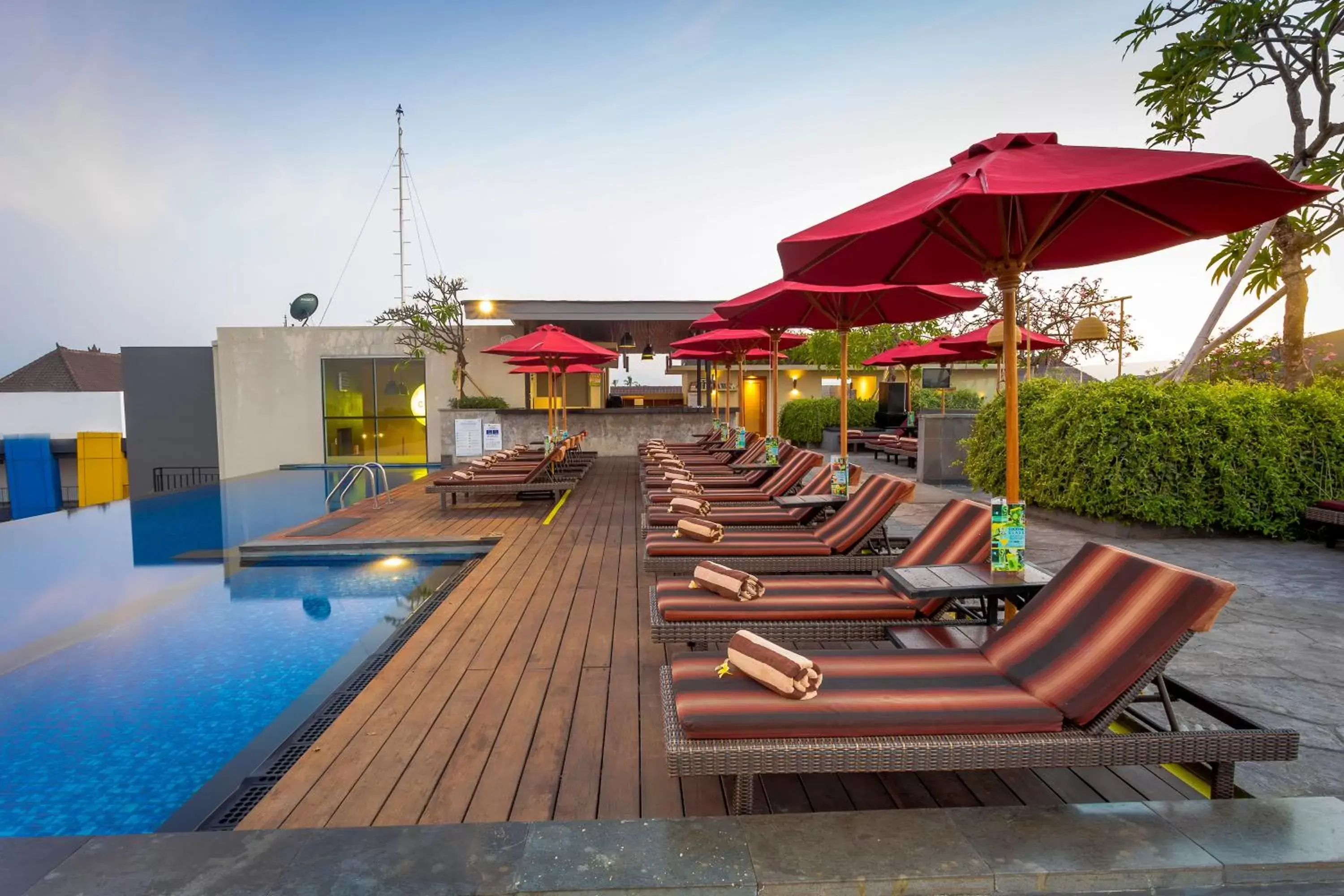 Swimming Pool in Swiss-Belinn Legian