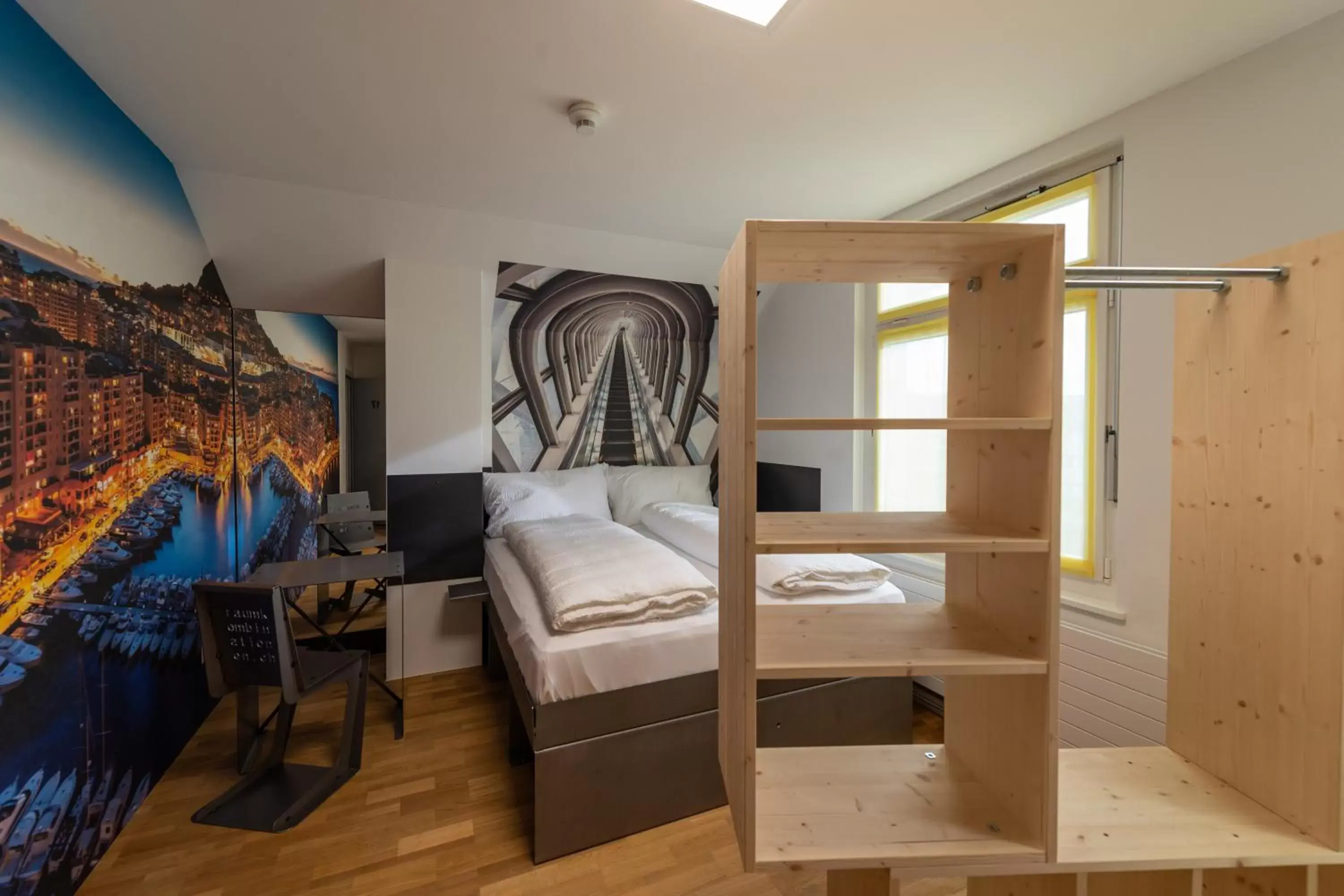 Photo of the whole room, Bunk Bed in Boutique Hotel BS16 bevor Bern City