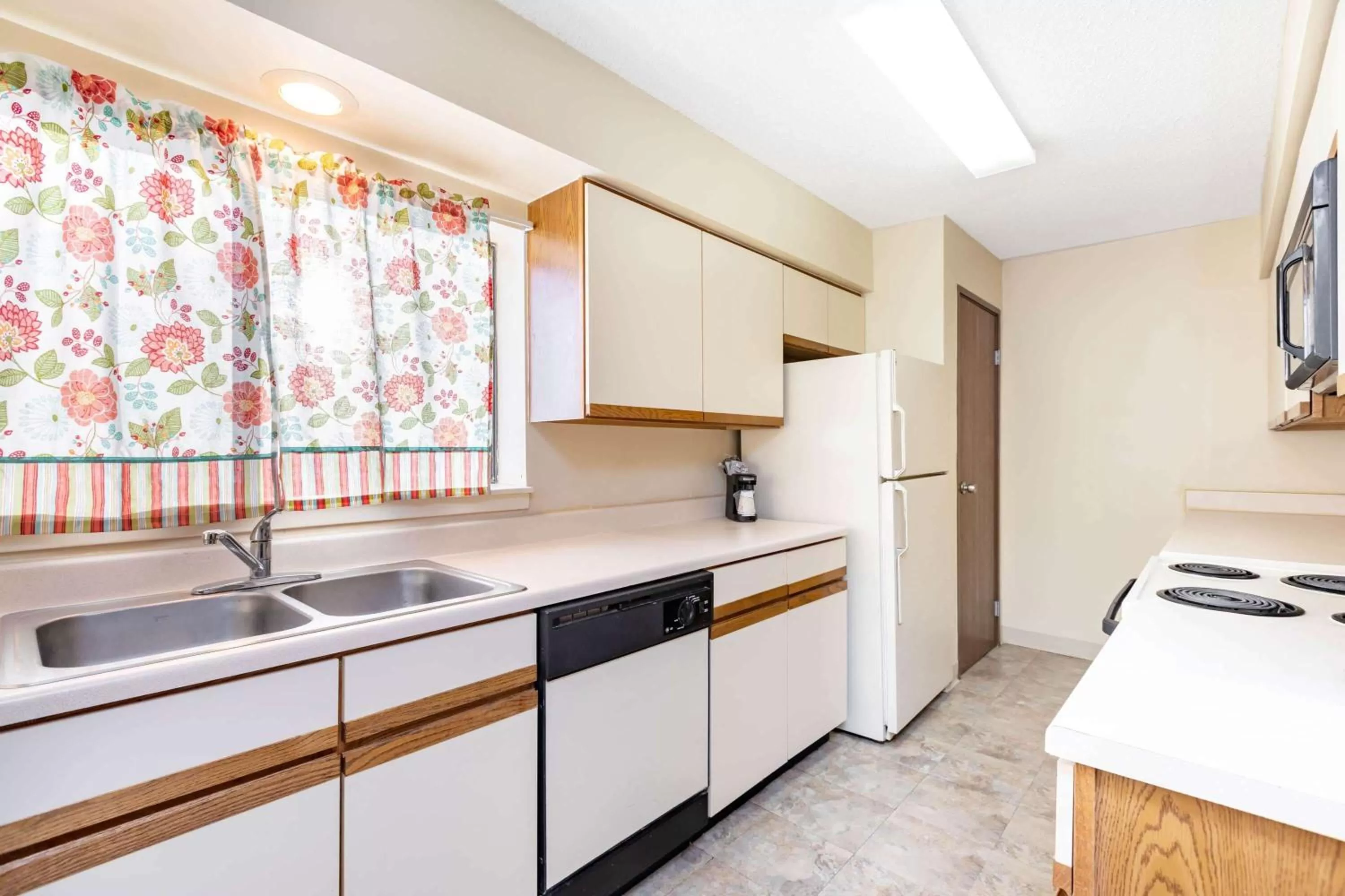 Photo of the whole room in La Quinta by Wyndham El Paso East