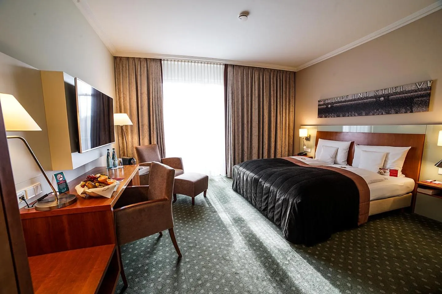 Bedroom, Bed in Lind Hotel