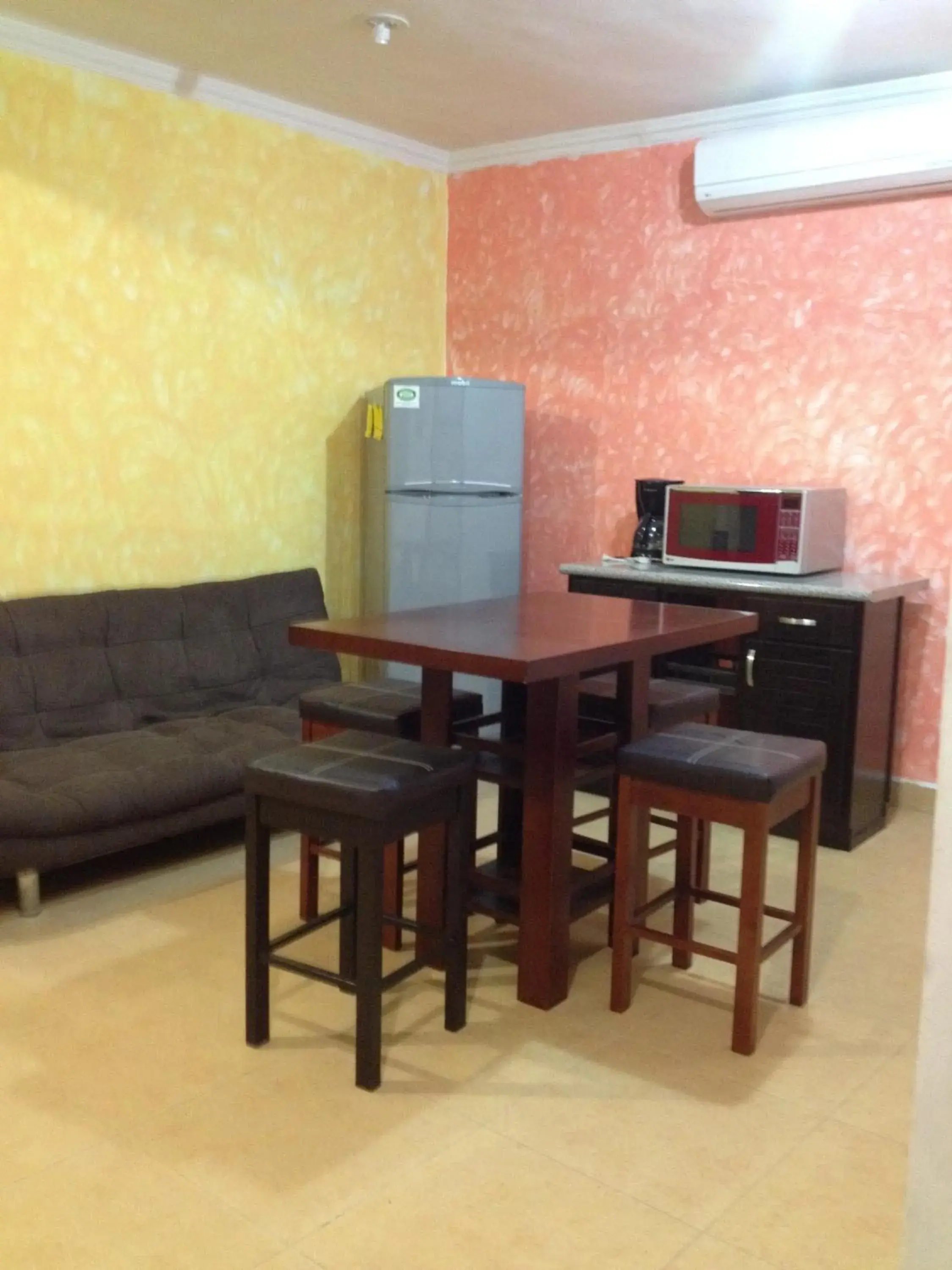 Dining area in Terracota Corner Rooms