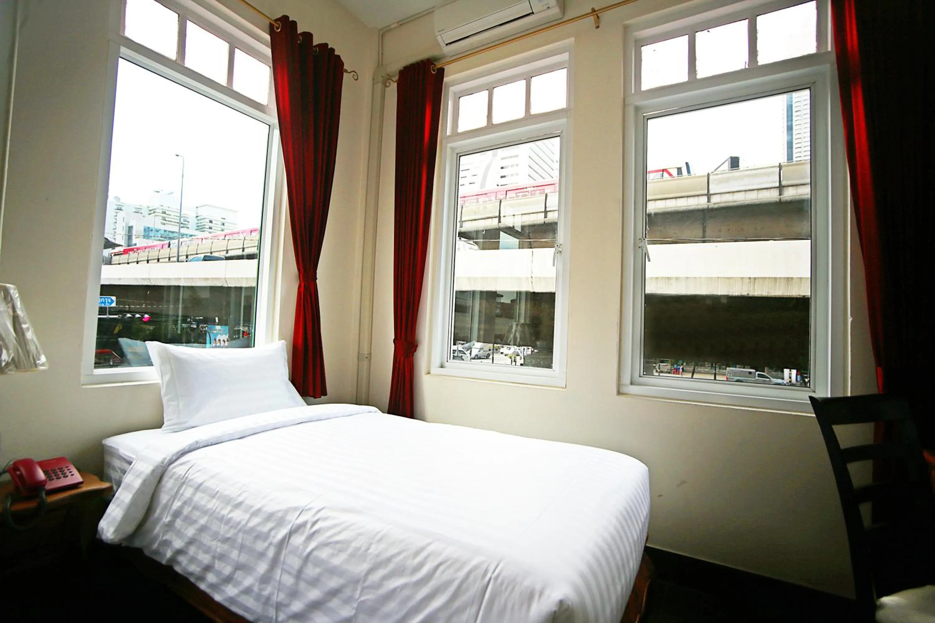 City view, Bed in The Myth - Sud Sathorn