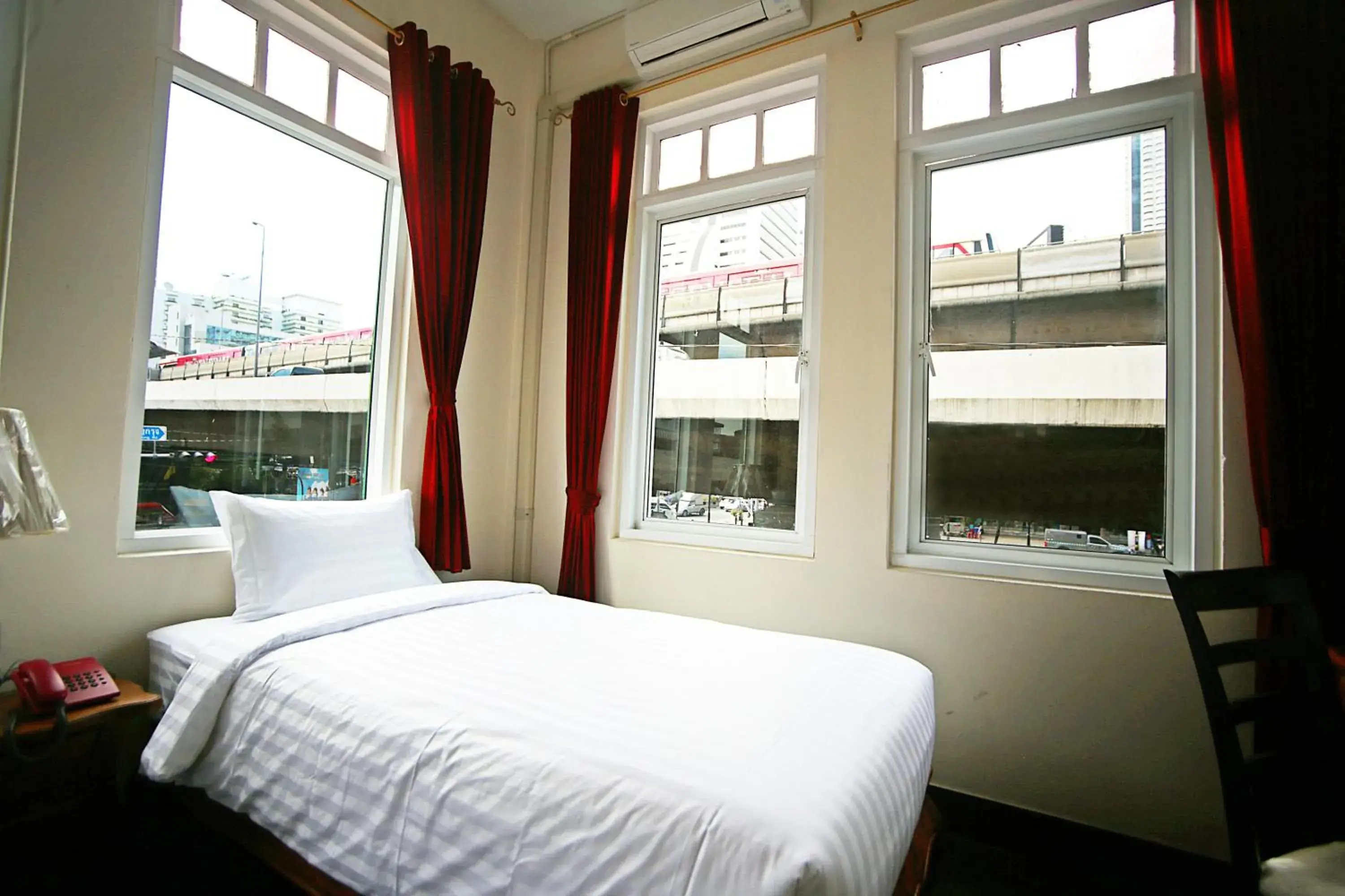 City view, Bed in The Myth - Sud Sathorn City view, Bed in The Myth - Sud Sathorn