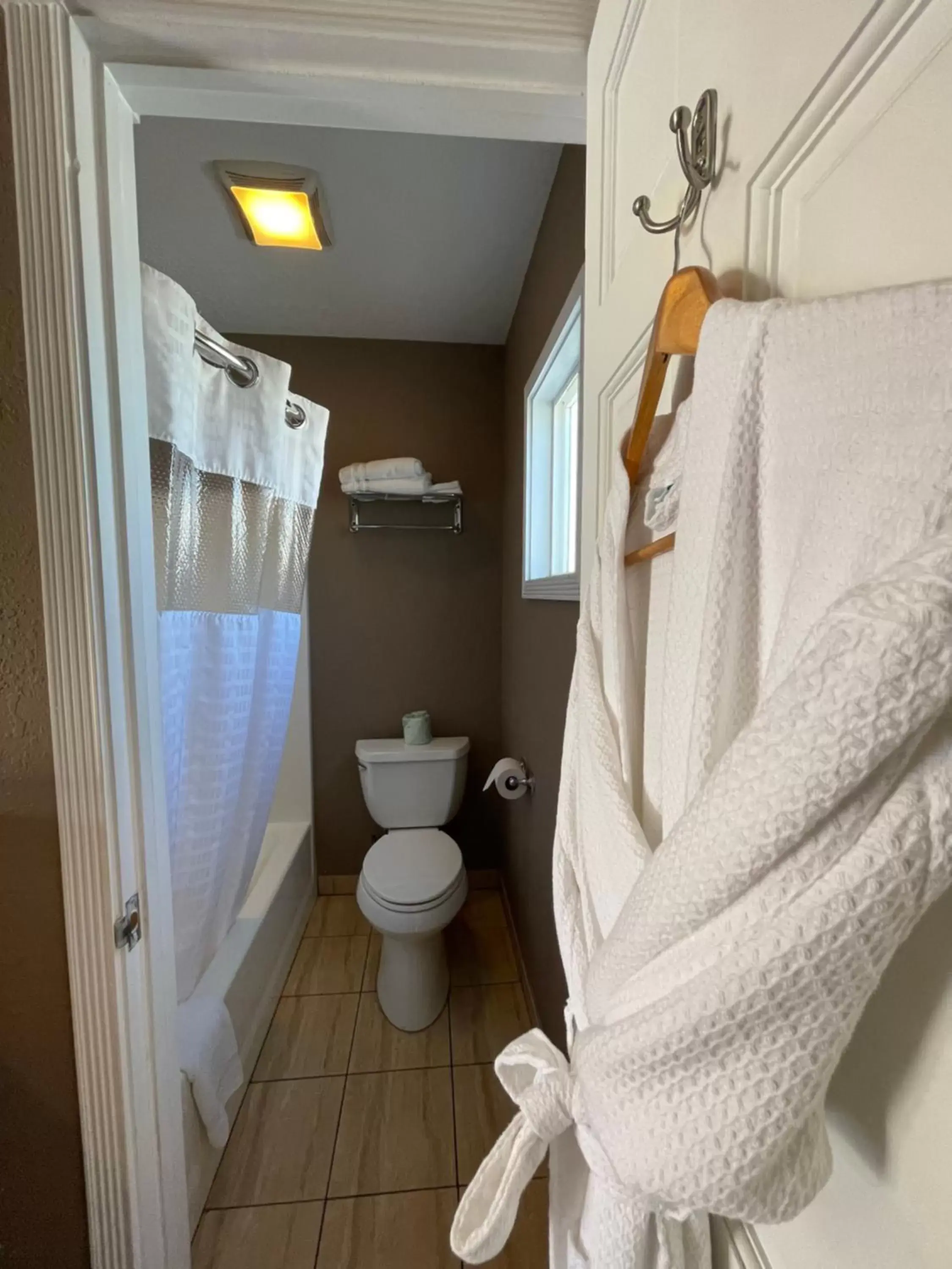 Bathroom in Chardonnay Lodge