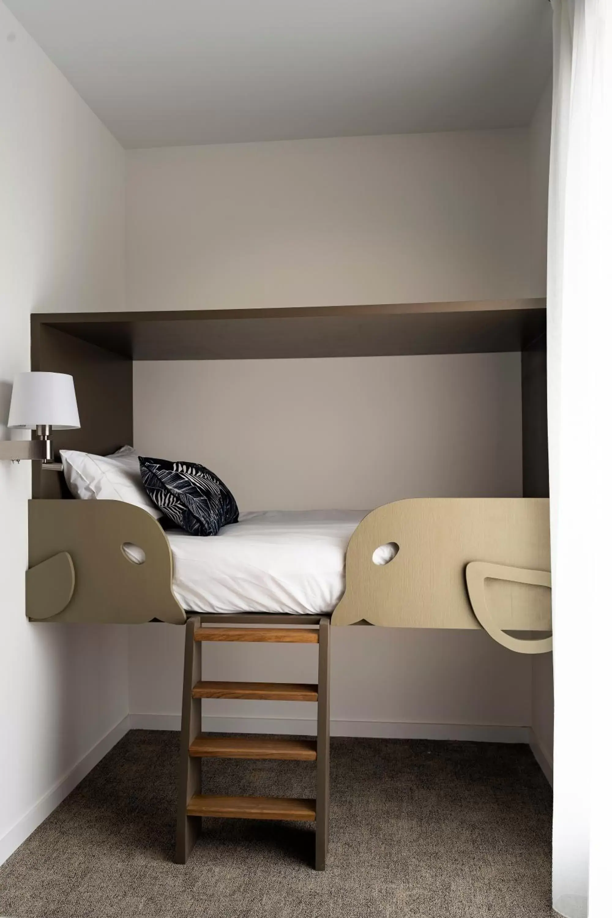 Property building, Bed in HOTEL LE 25