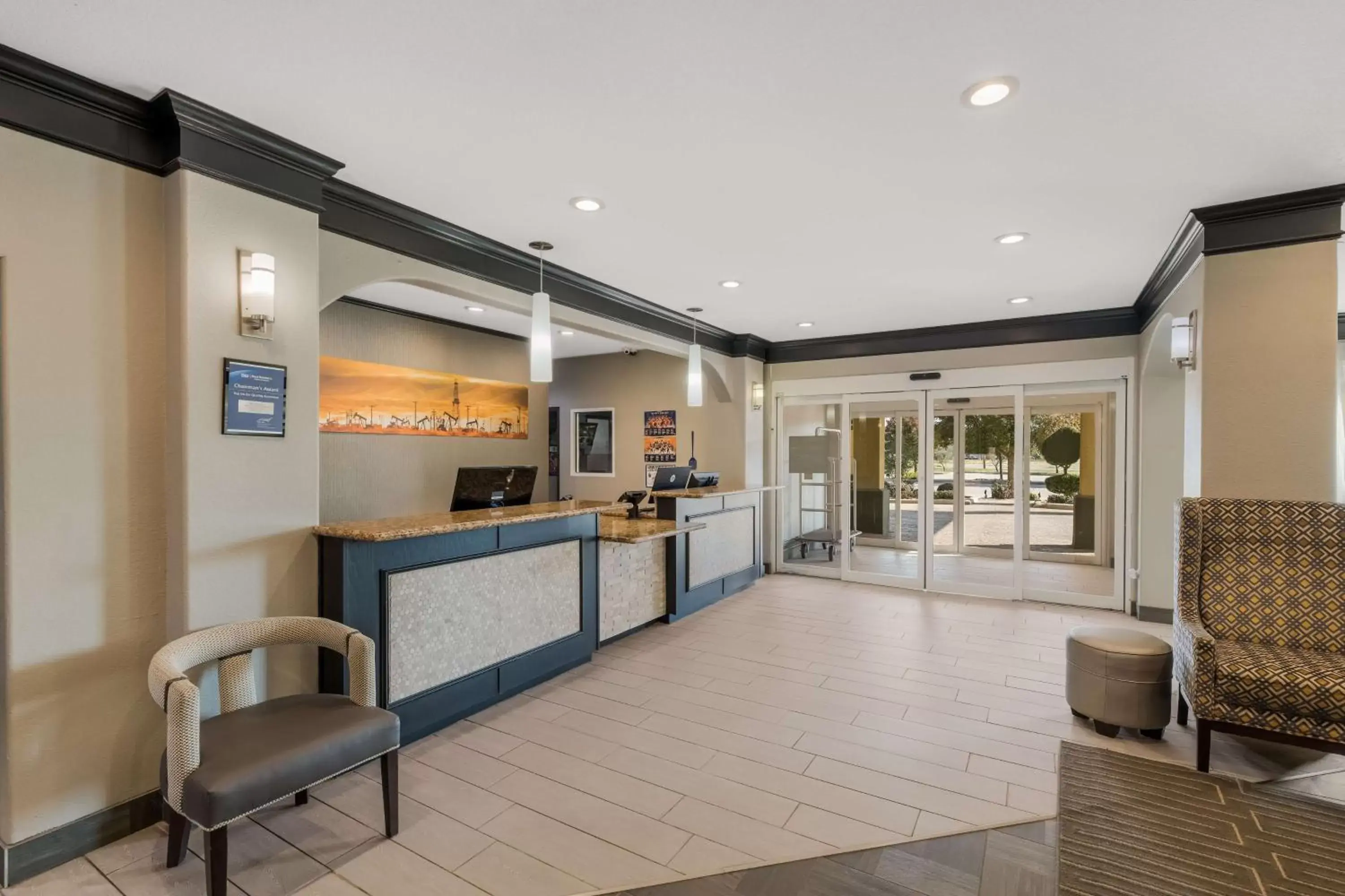 Lobby or reception, Lobby/Reception in Best Western South Plains Inn & Suites