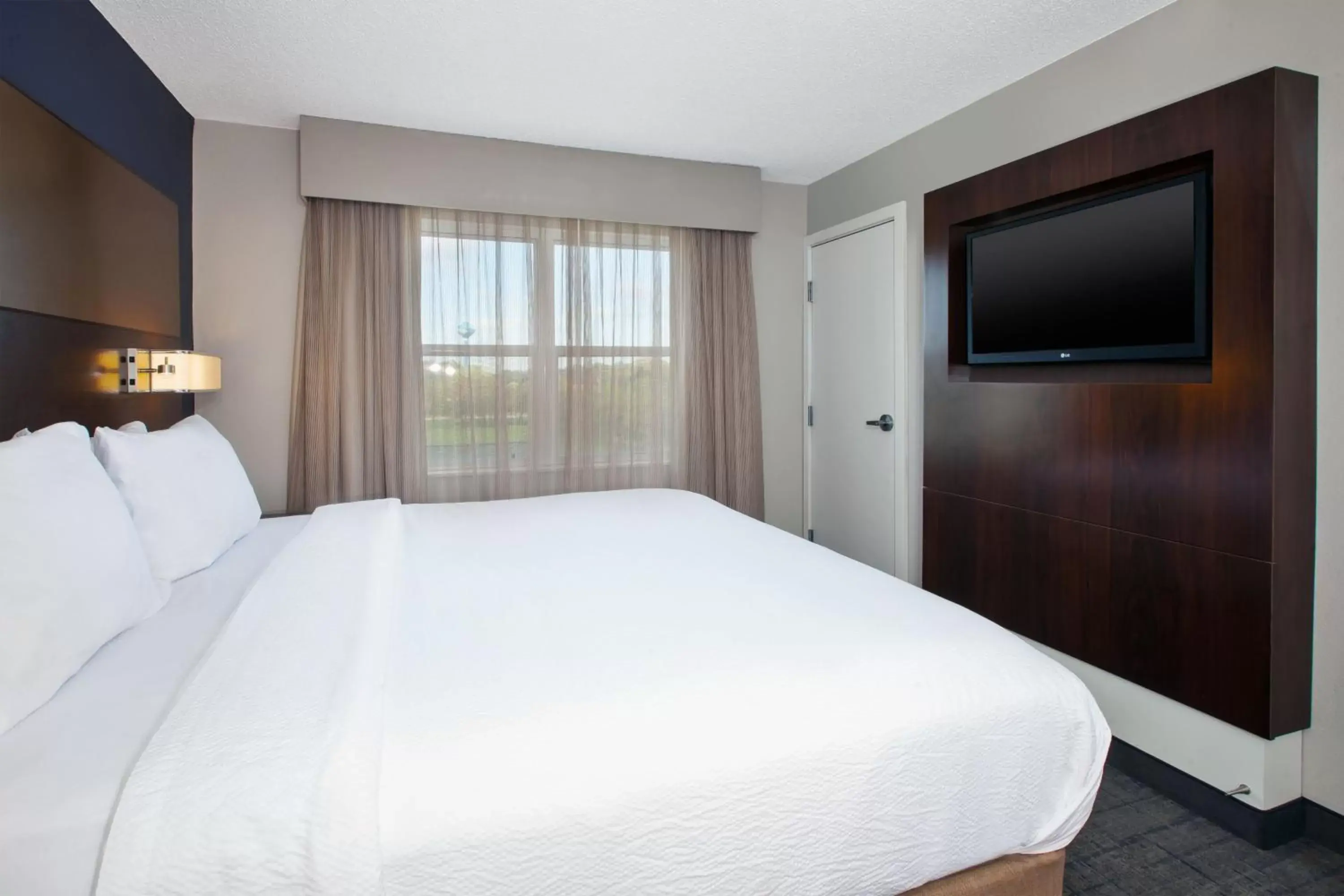 Bedroom, Bed in Residence Inn by Marriott Ann Arbor North