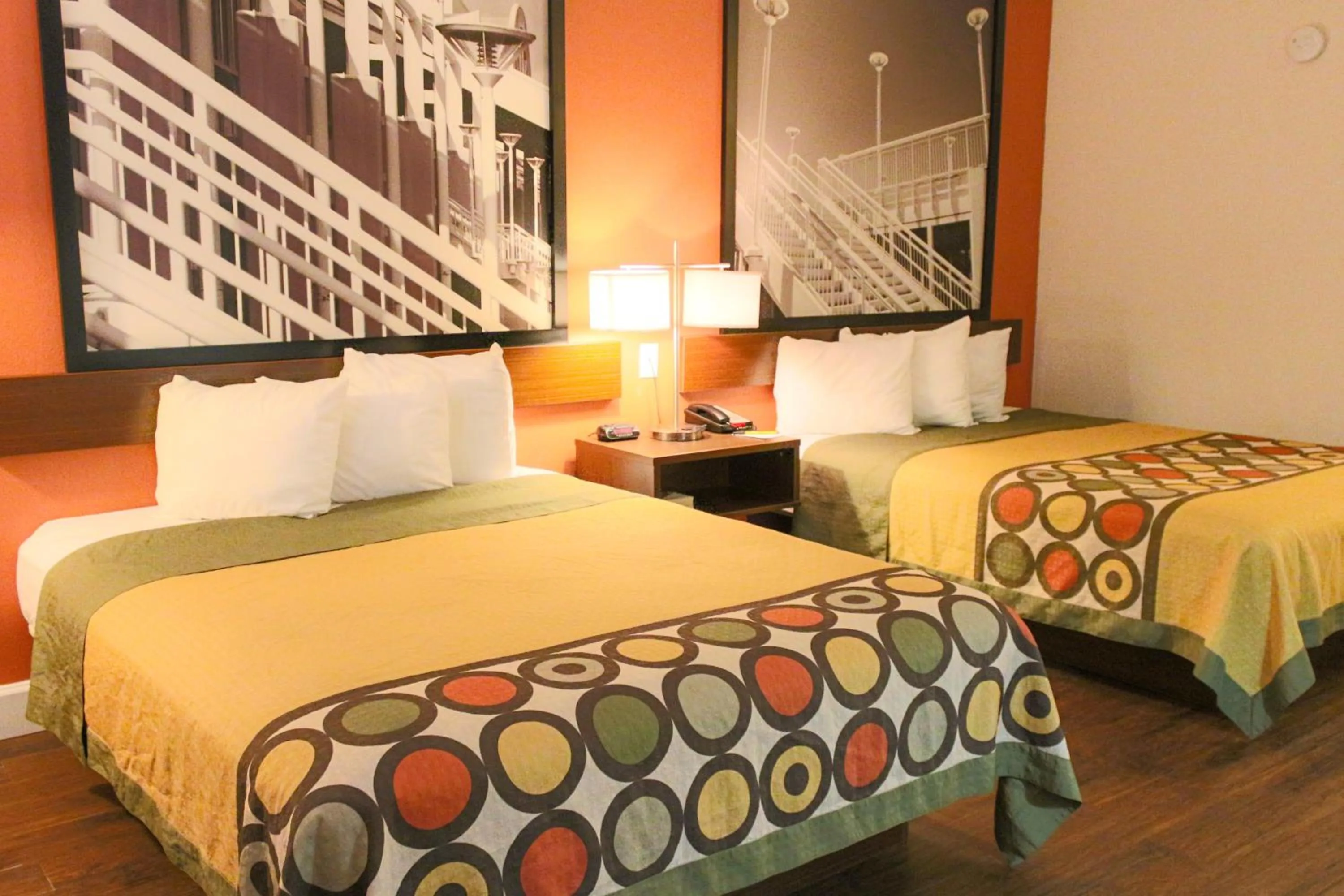 Bedroom, Bed in Super 8 by Wyndham Orlando International Drive