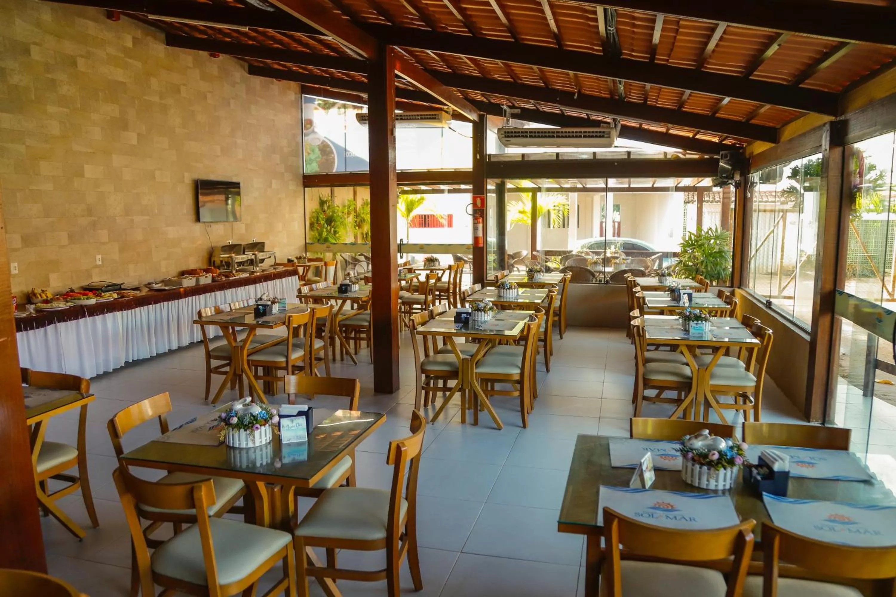 Restaurant/places to eat in Pousada Sol e Mar