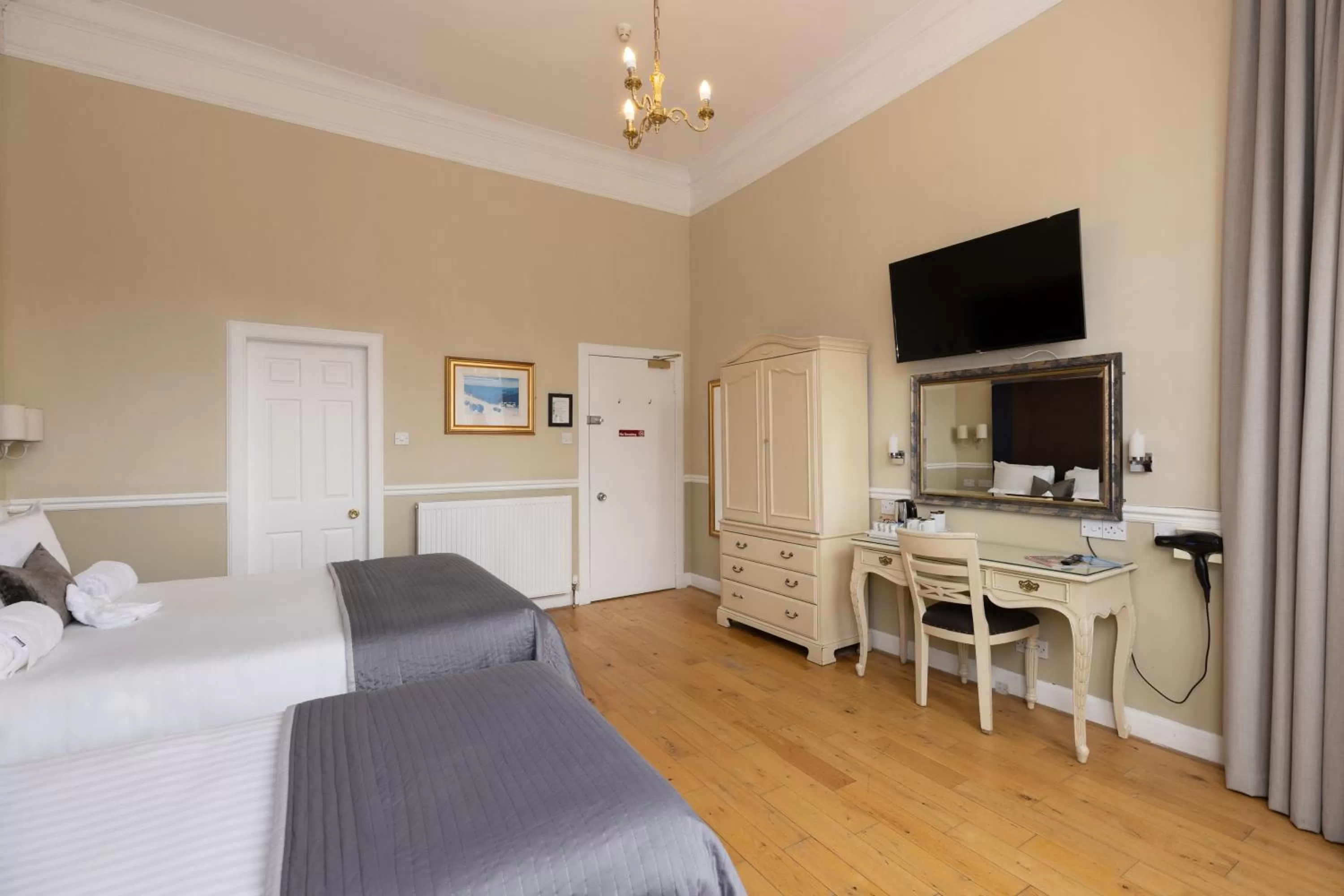 Bedroom, Bed in The Haymarket Hotel