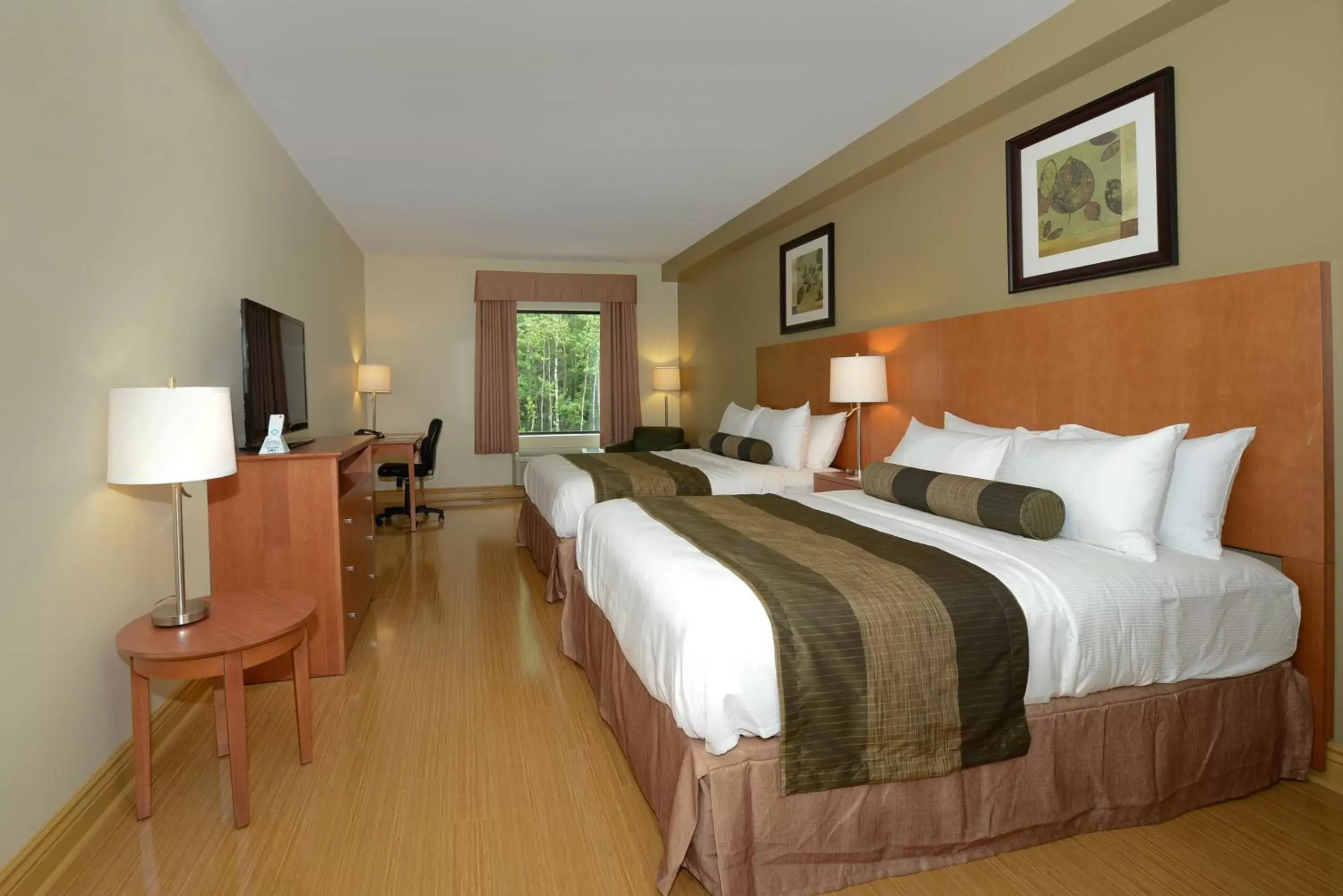 Queen Room with Two Queen Beds in Quality Inn & Suites Hawkesbury