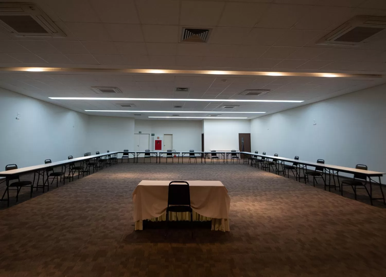 Business facilities in Executive Inn Hotel