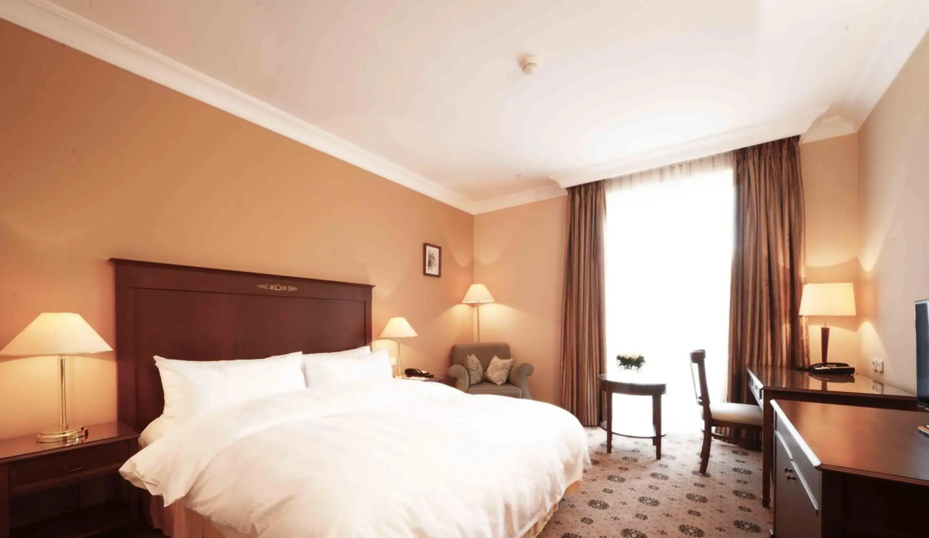 Bed in LOTTE City Hotels Tashkent Palace Bed in LOTTE City Hotels Tashkent Palace