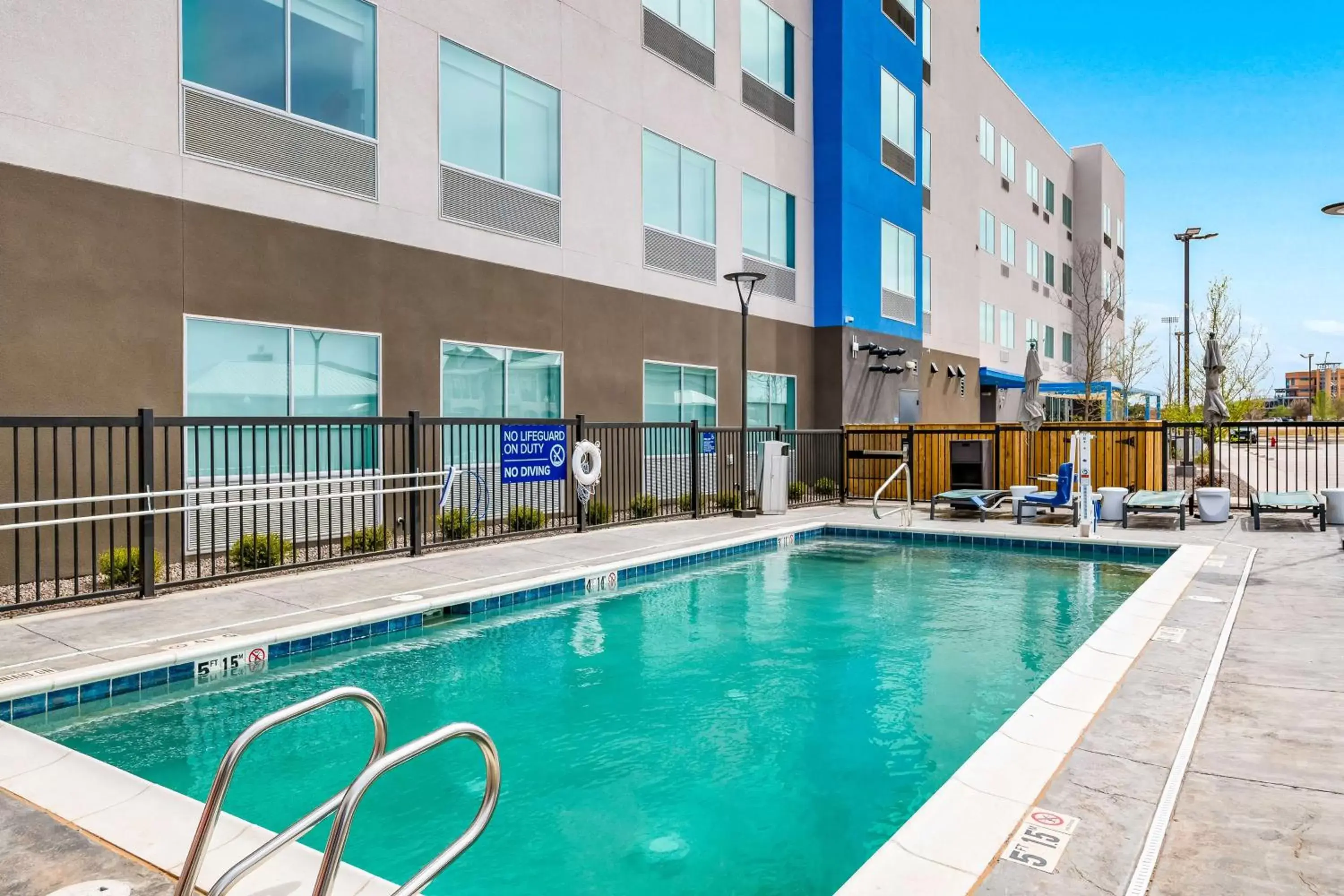 Swimming pool in Tru By Hilton Midland, Tx Swimming pool in Tru By Hilton Midland, Tx