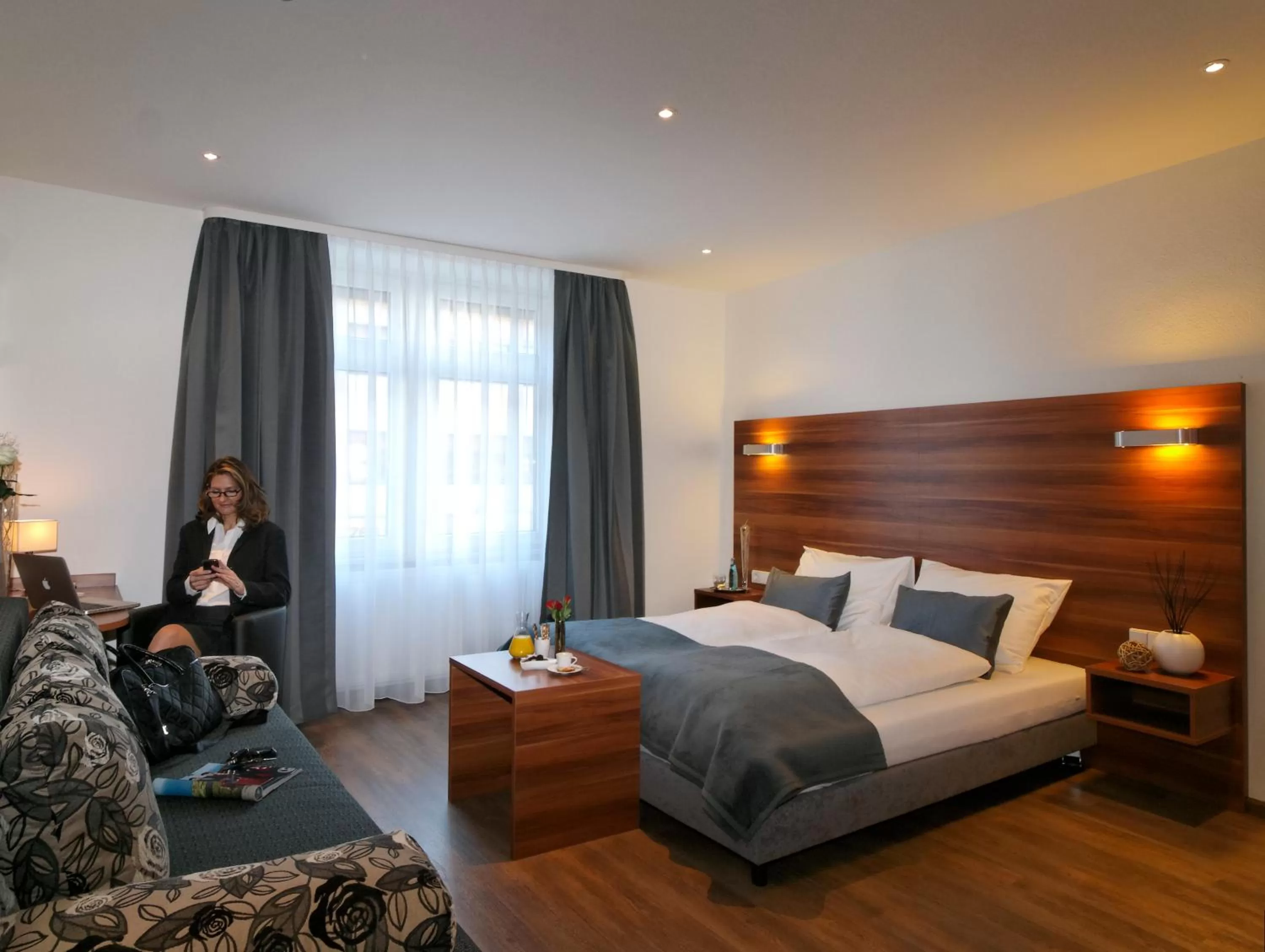 Photo of the whole room, Bed in Schlotzeria Hotel I Café I Eis