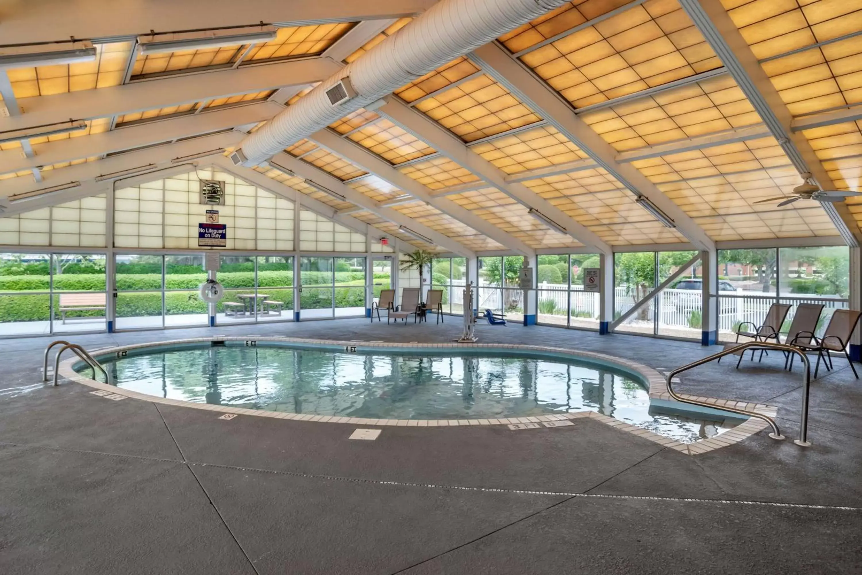 Pool view, Swimming Pool in Best Western Carlton Suites