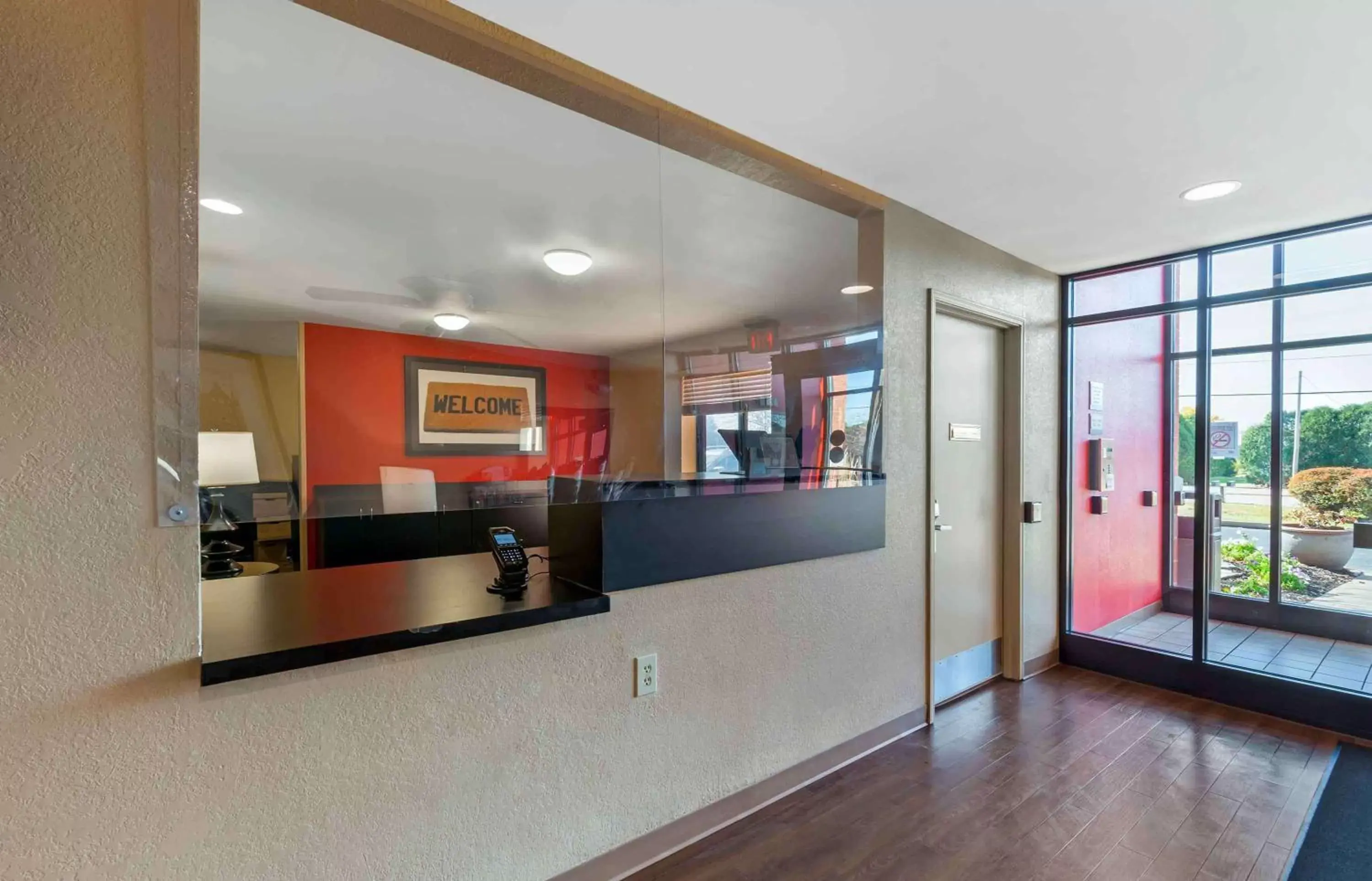 Lobby or reception, Lobby/Reception in Extended Stay America Suites - Rockford - State Street