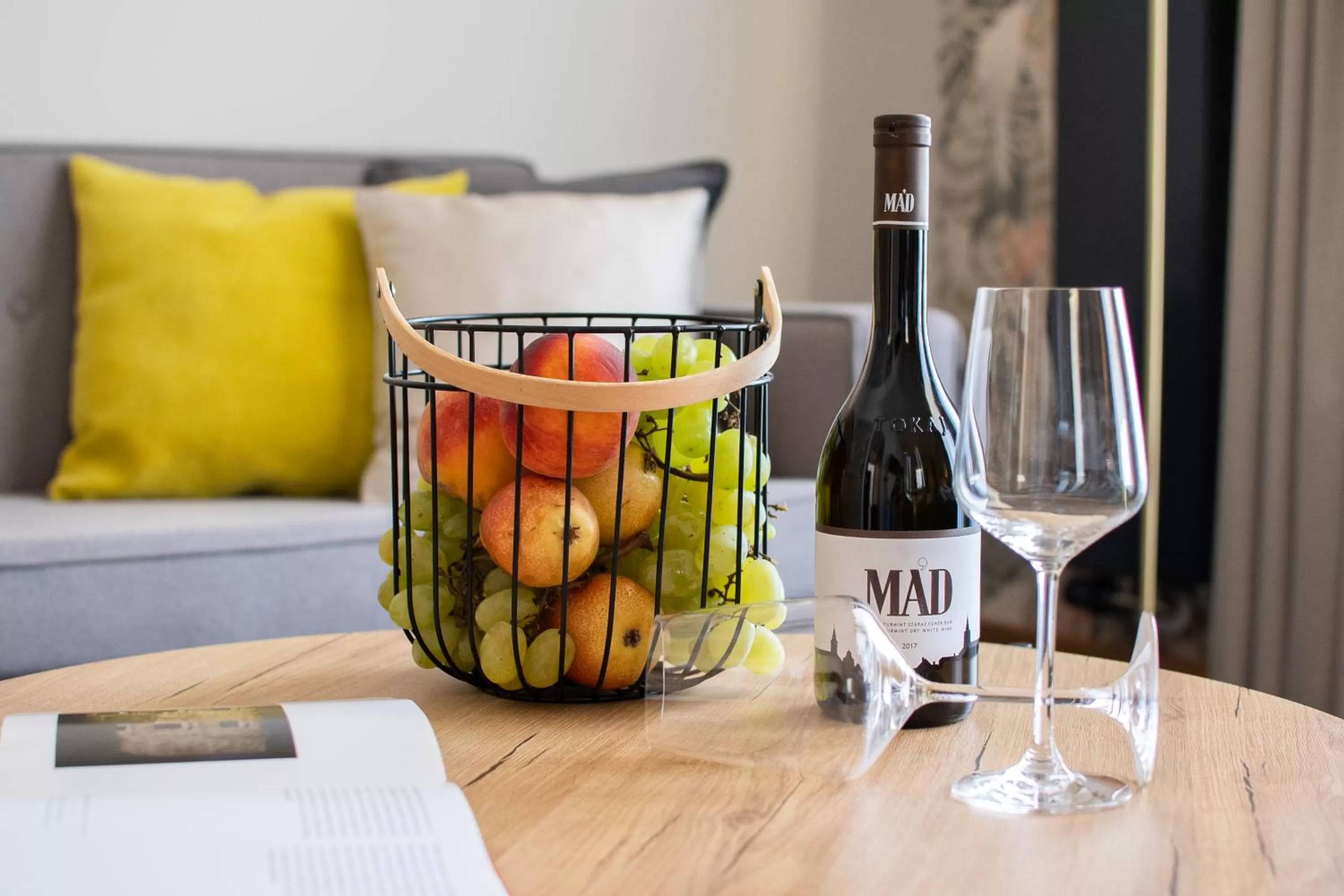 Food and drinks in Botrytis Borhotel