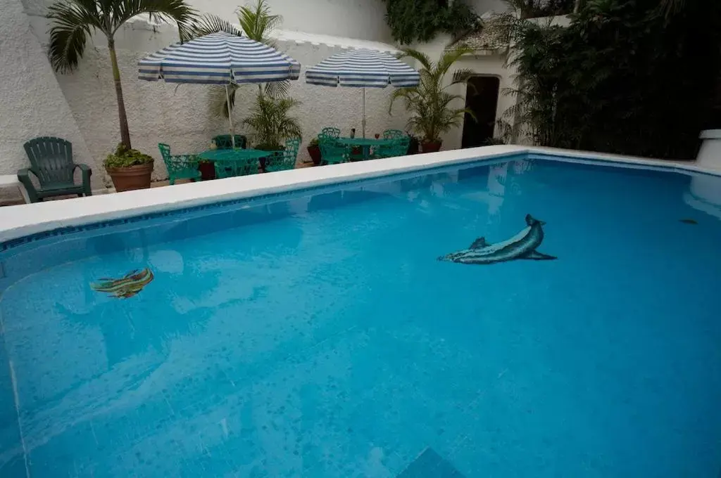 Swimming Pool in Hotel Antillano